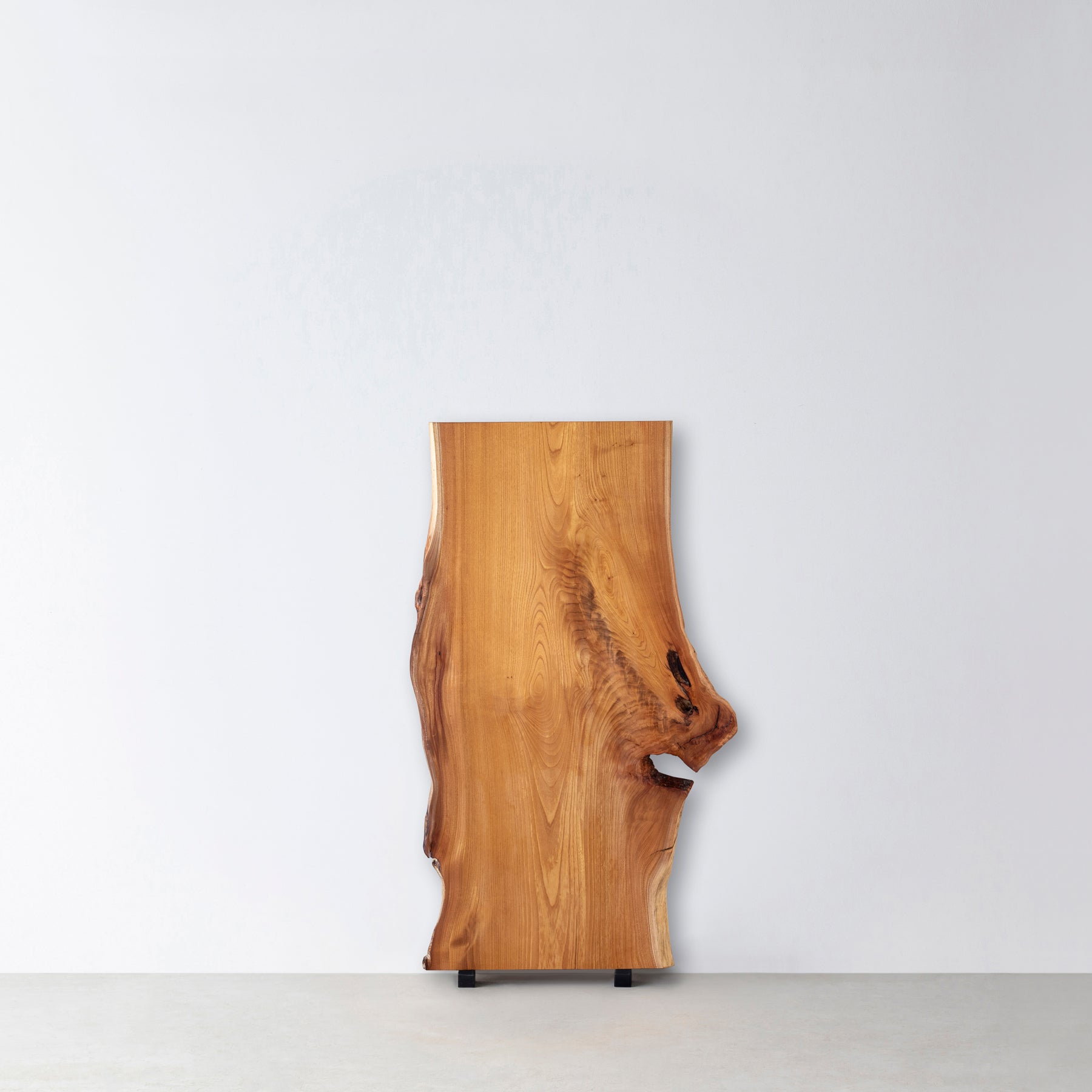 一枚板 / ケヤキ #0019 1300 × 570 ~ 760 mm