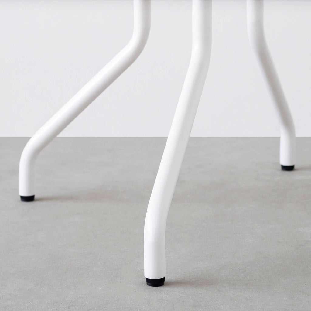 スマート造作カフェテーブル / リノリウム 全32色　白スチール脚 4本脚 × ラウンド φ81 - 100