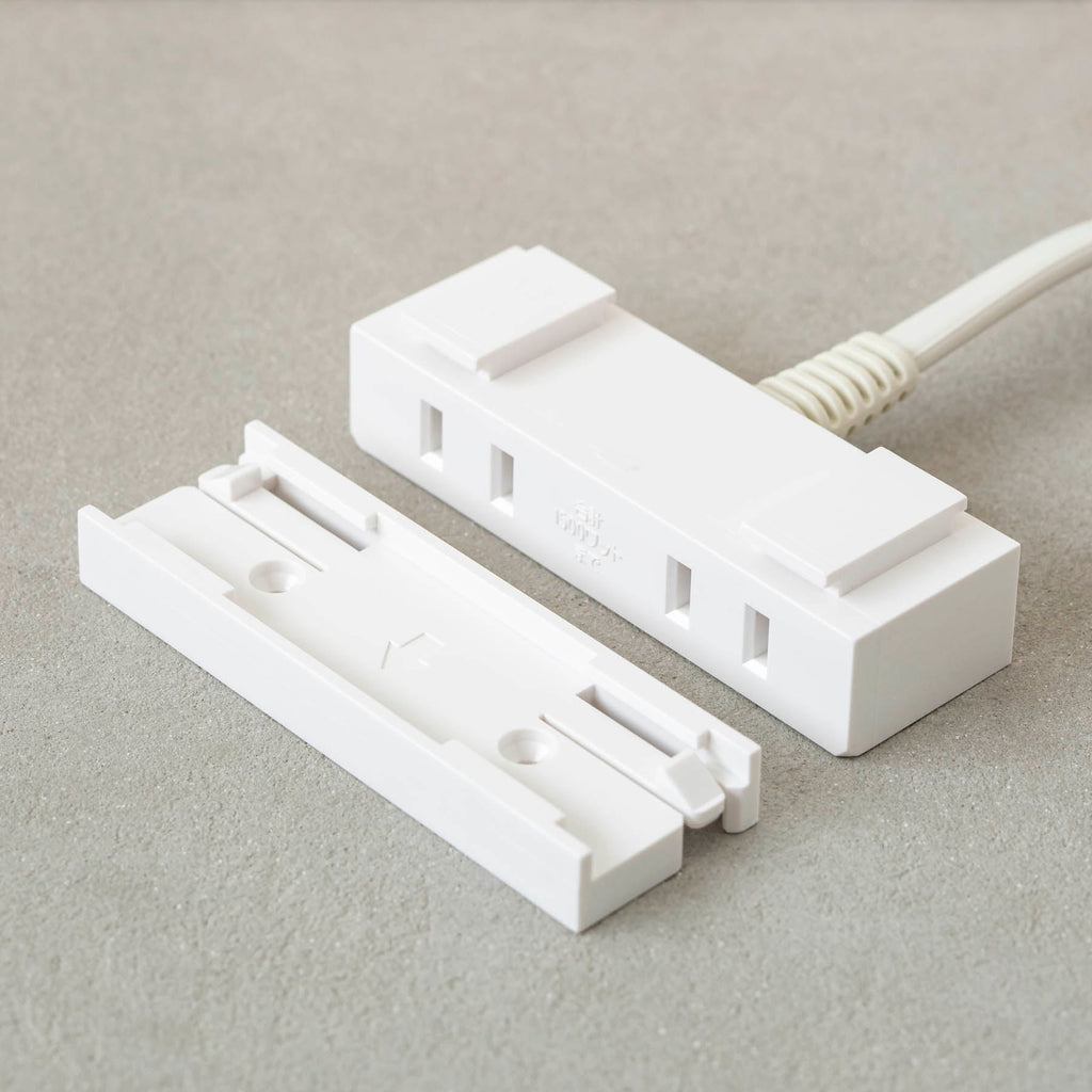 テーブル天板に取り付けられるコンセント