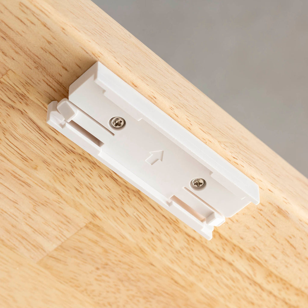 テーブル天板に取り付けられるコンセント