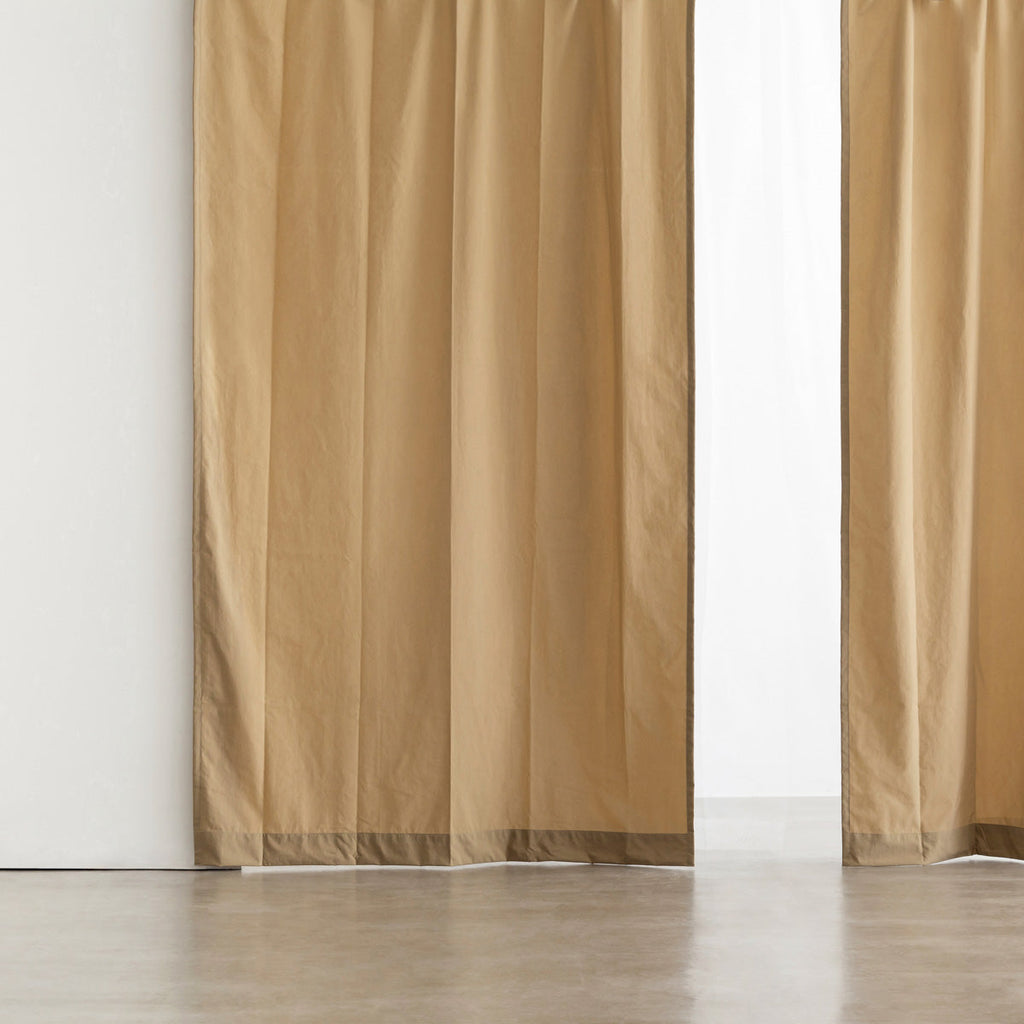 天然染料で色付けしたナチュラルな風合いのナイロンカーテン/ベージュ