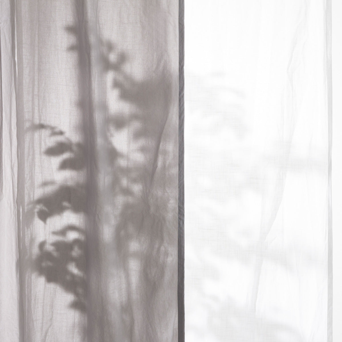 天然染料で色付けしたナチュラルな風合いのナイロンカーテン/ライトグレー（透け具合1）