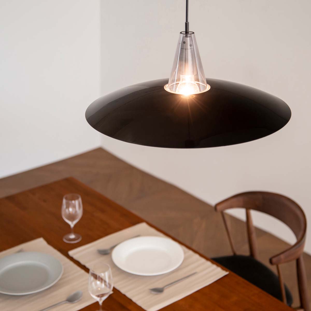 シーリングライト・天井照明 Petal Black Alumi Shade Pendant Light Petal - Black Alumi Shade Pendant Light – SITURAEMON