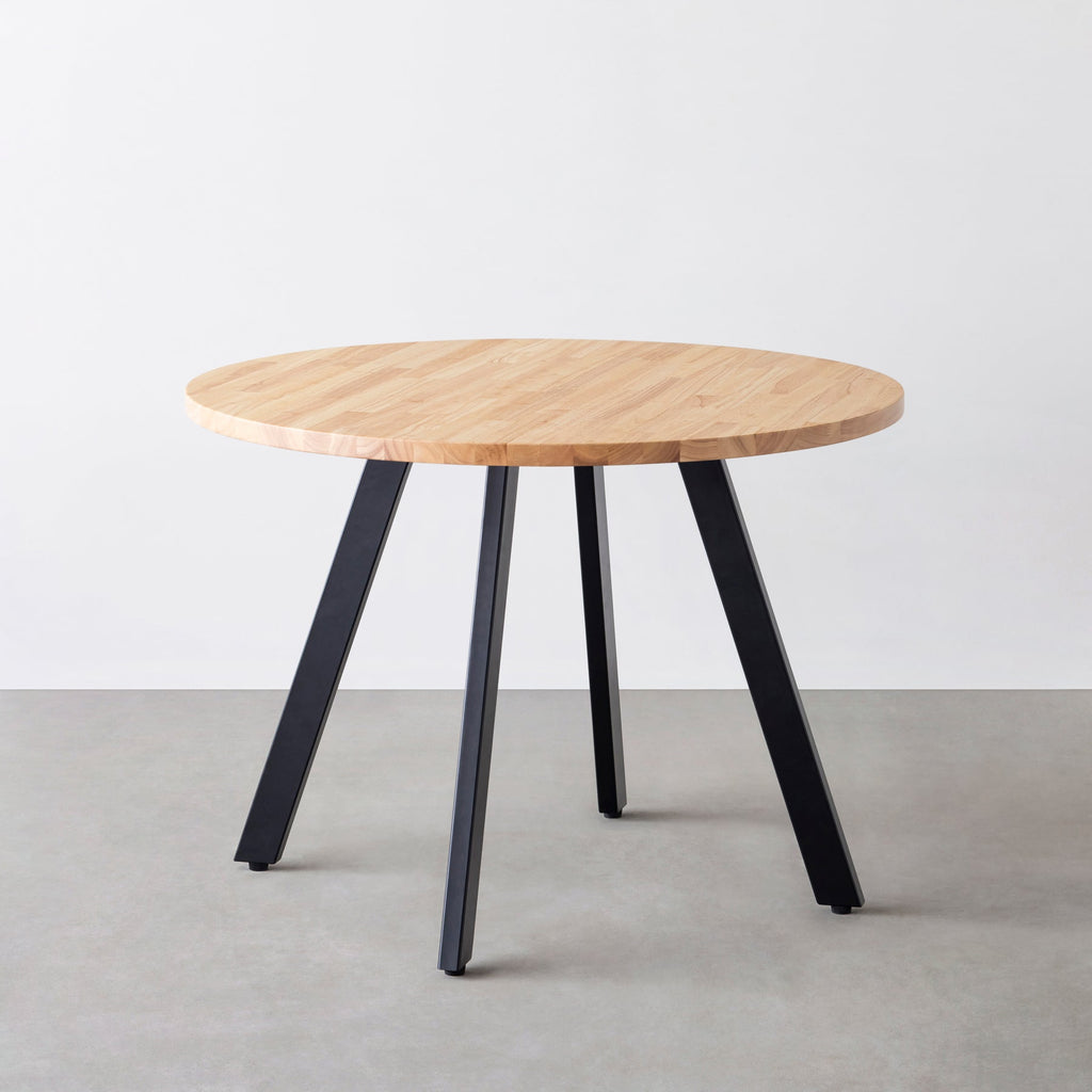 Kanademono のラバーウッドの大型カフェテーブル