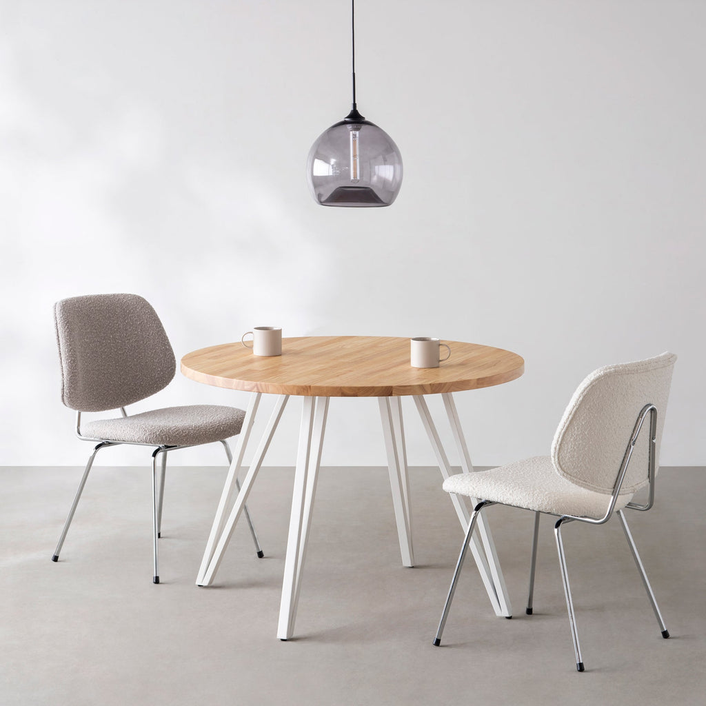 Kanademono のラバーウッドの大型カフェテーブル