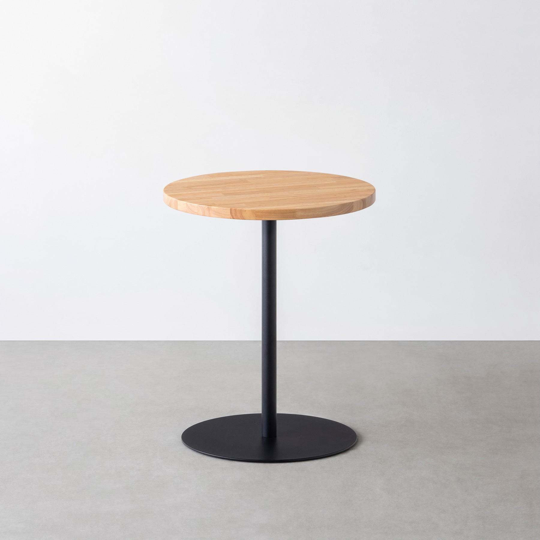 Kanademonoのラバーウッドのコンパクトな1本脚のテーブル