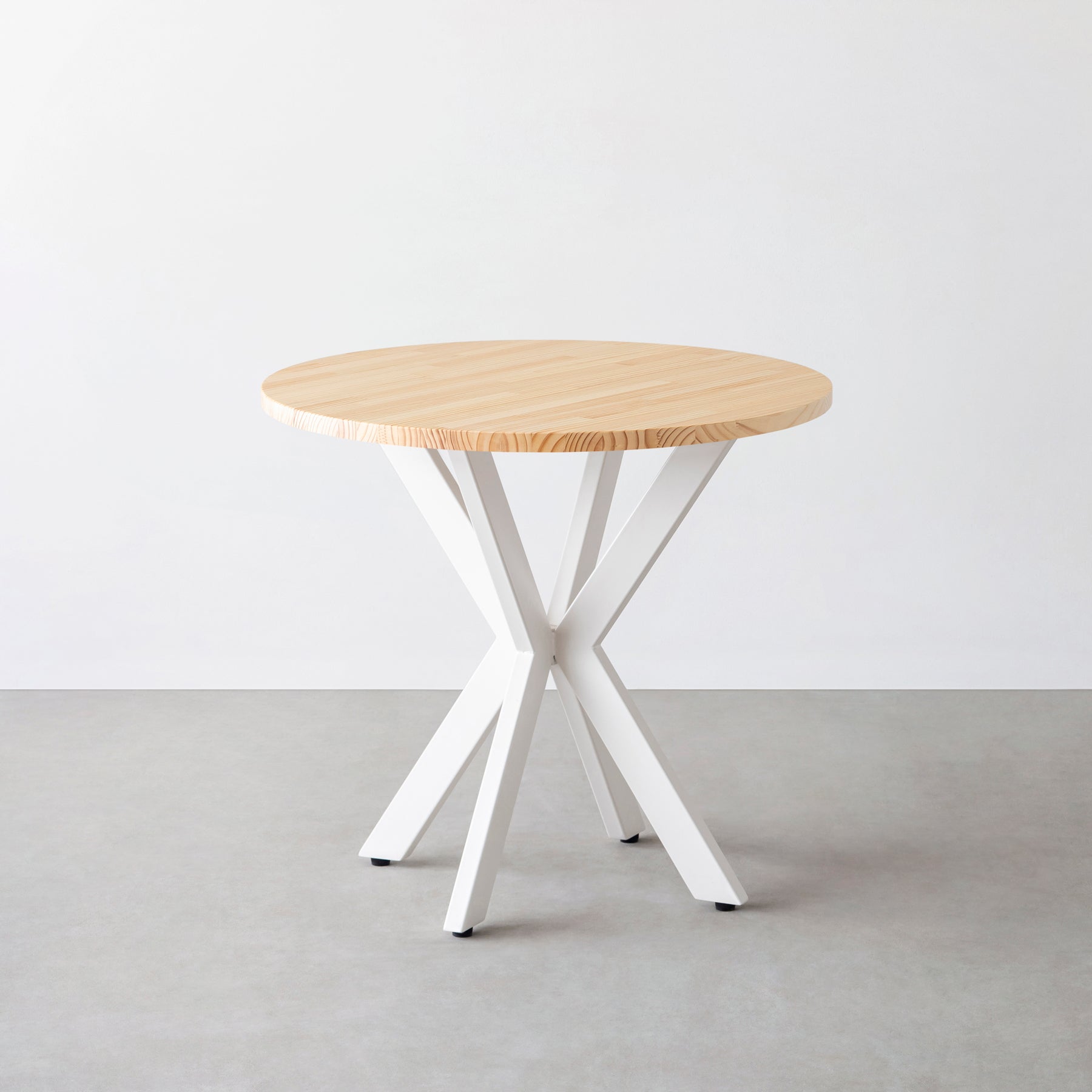 KanademonoのパインとX脚を組み合わせたカフェテーブル