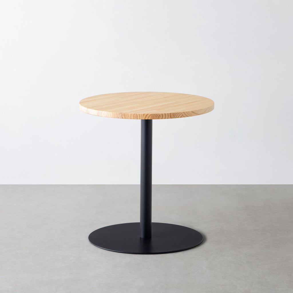 Kanademonoのパインの1本脚のカフェテーブル