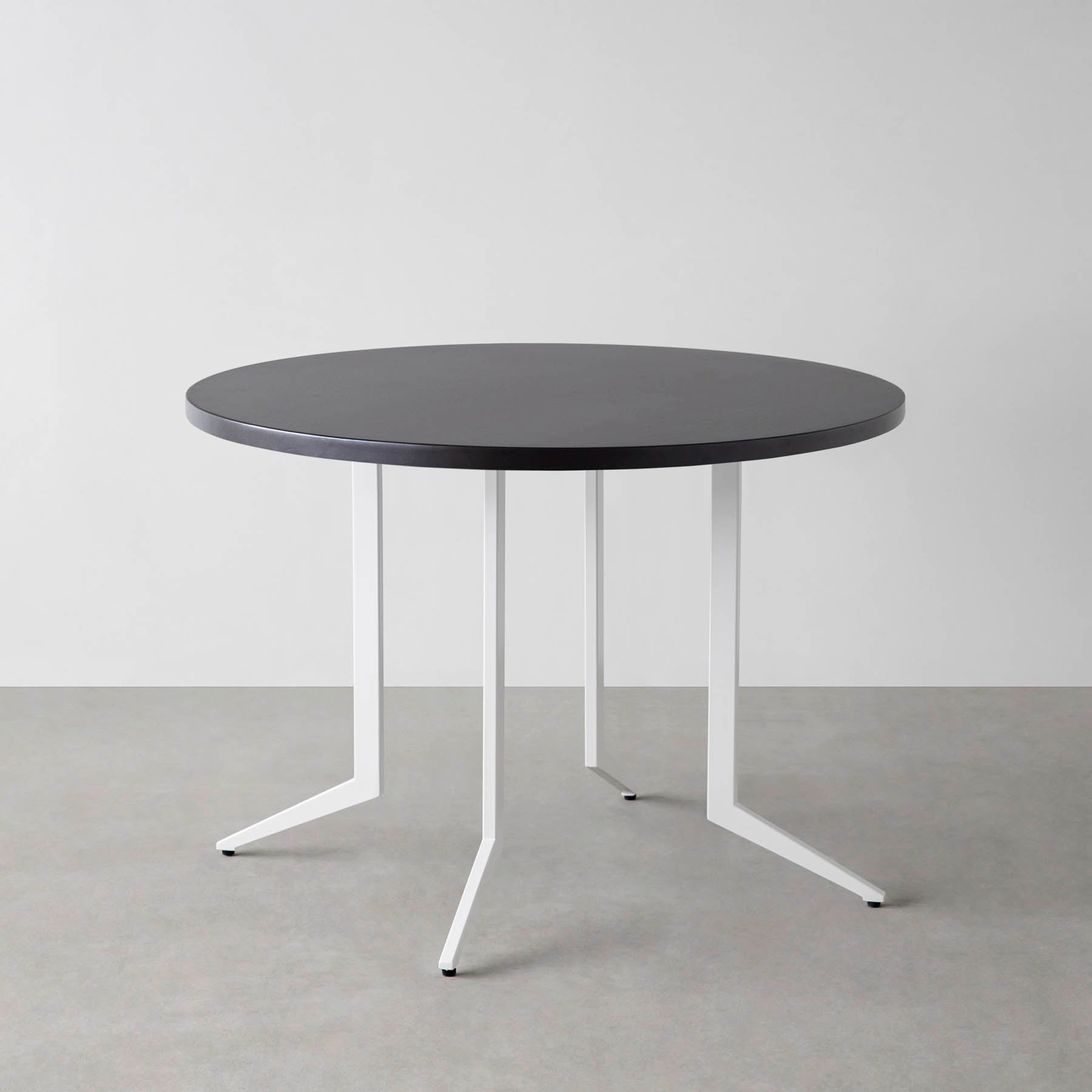 スマート造作カフェテーブル / ラバーウッド　白スチール脚 4本脚 × ラウンド φ81 - 100