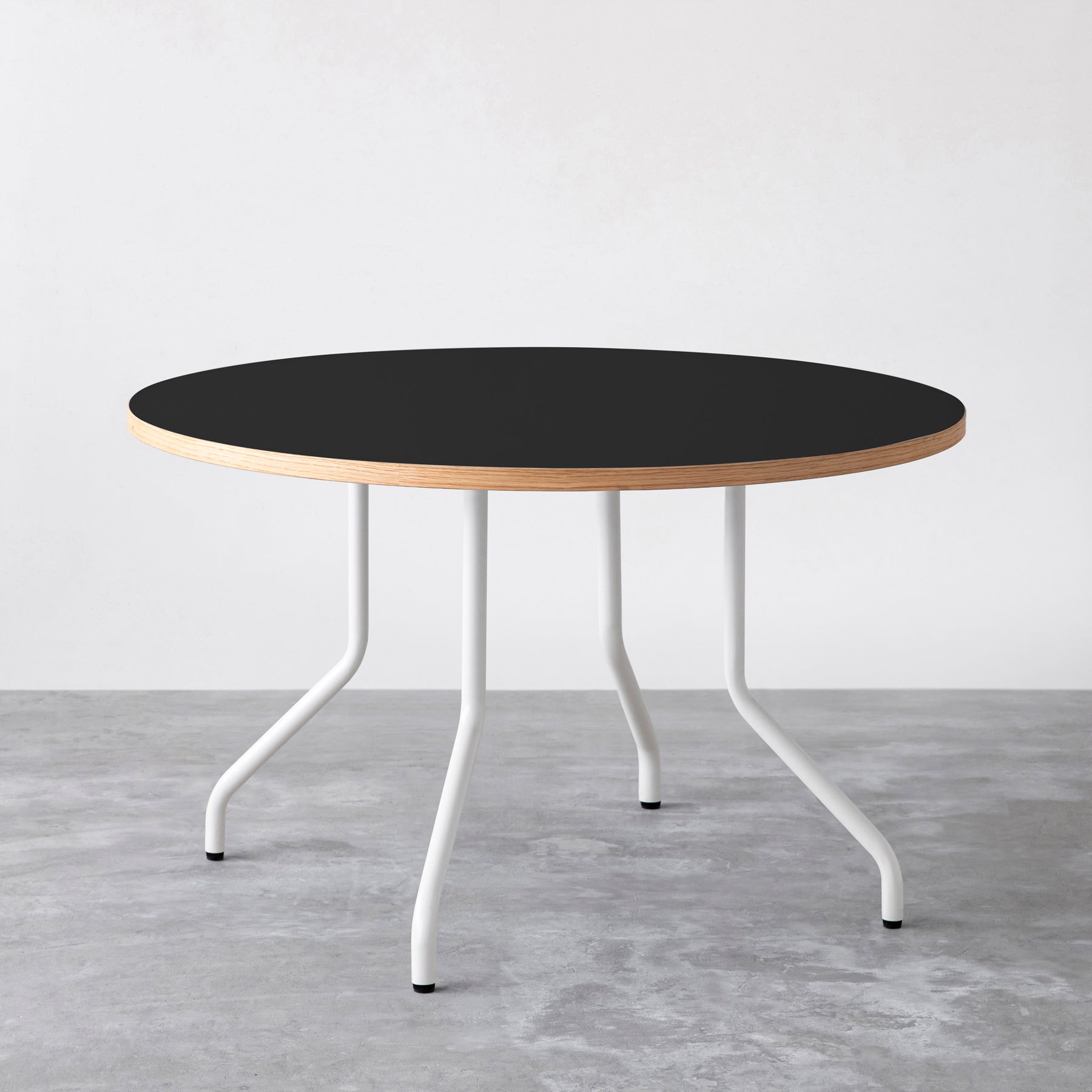 THE CAFE TABLE / リノリウム 全32色　White Steel 4本脚 × ラウンド φ101 - 120