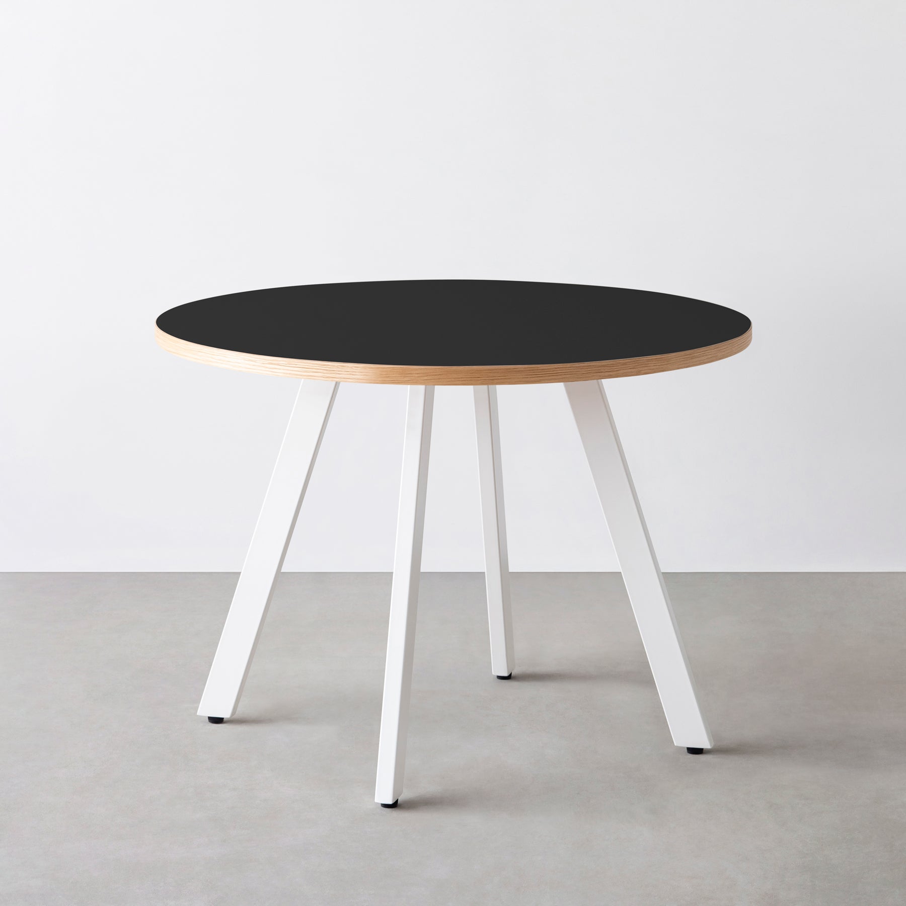 スマート造作カフェテーブル / リノリウム 全32色　白スチール脚 4本脚 × ラウンド φ81 - 100