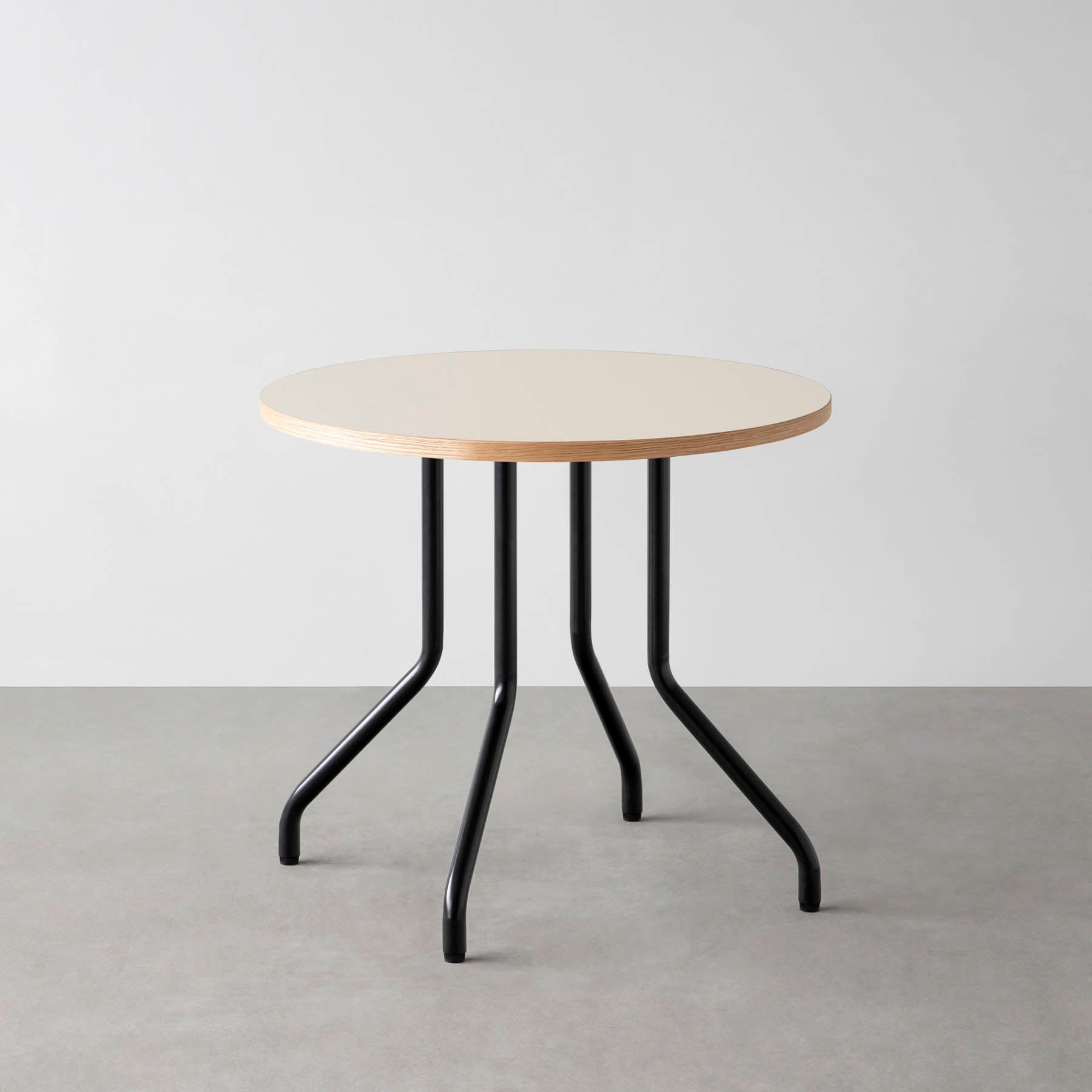 スマート造作カフェテーブル / リノリウム 全32色　黒スチール脚 4本脚 × ラウンド φ61 - 80