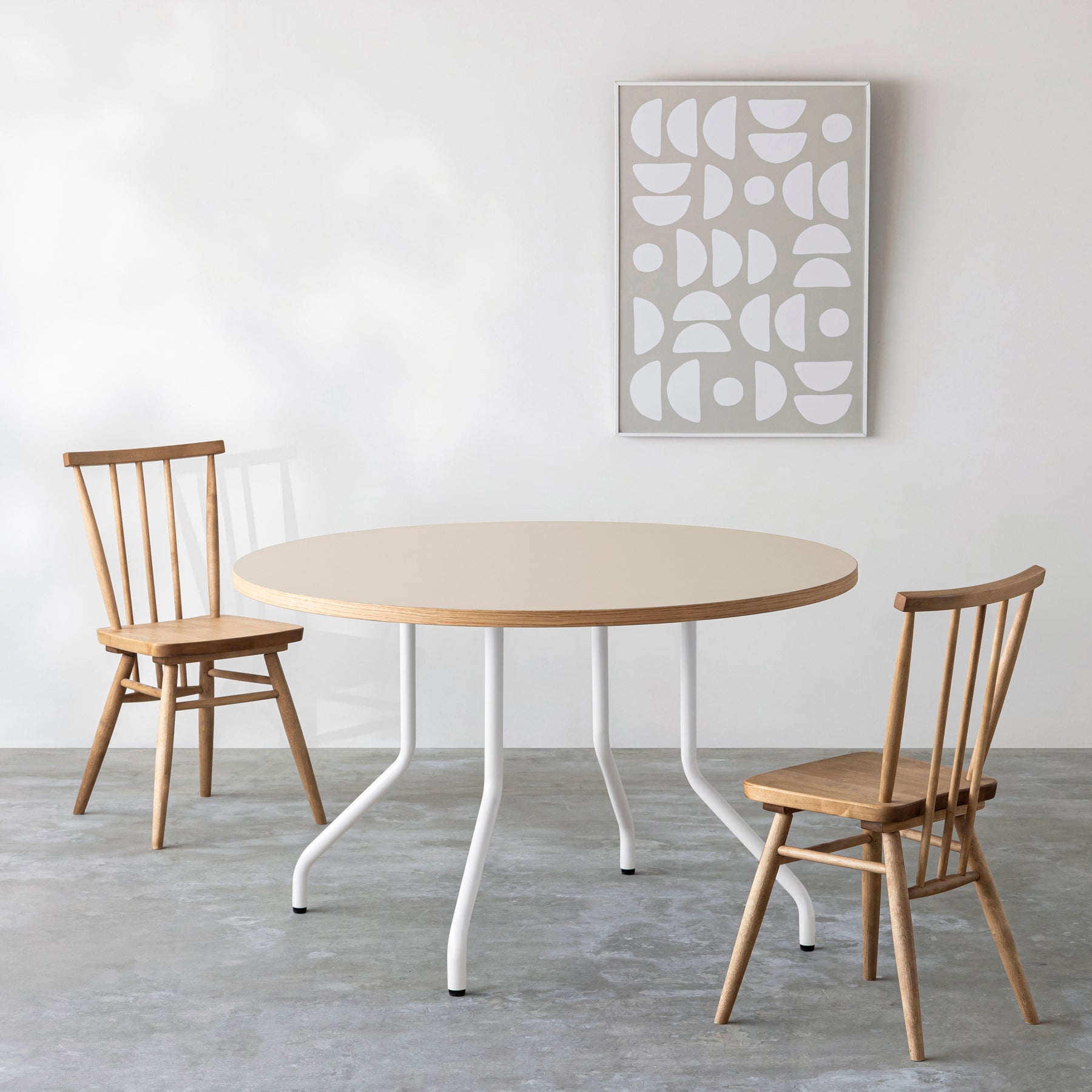 THE CAFE TABLE / リノリウム 全32色　White Steel 4本脚 × ラウンド φ101 - 120