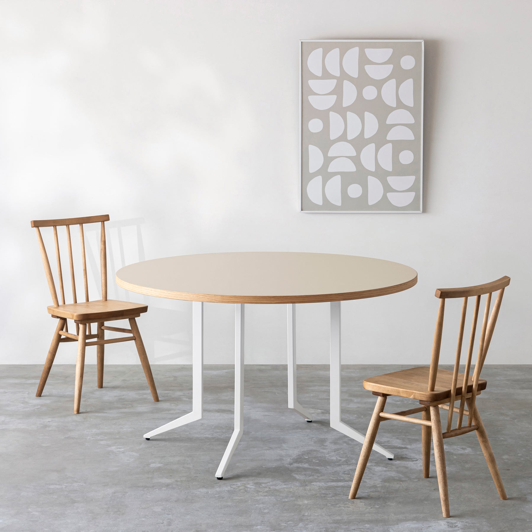 THE CAFE TABLE / リノリウム 全32色　White Steel 4本脚 × ラウンド φ101 - 120