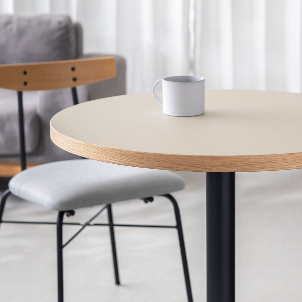 スマート造作カフェテーブル / リノリウム 全32色　黒スチール脚 1本脚 × ラウンド φ61 - 70