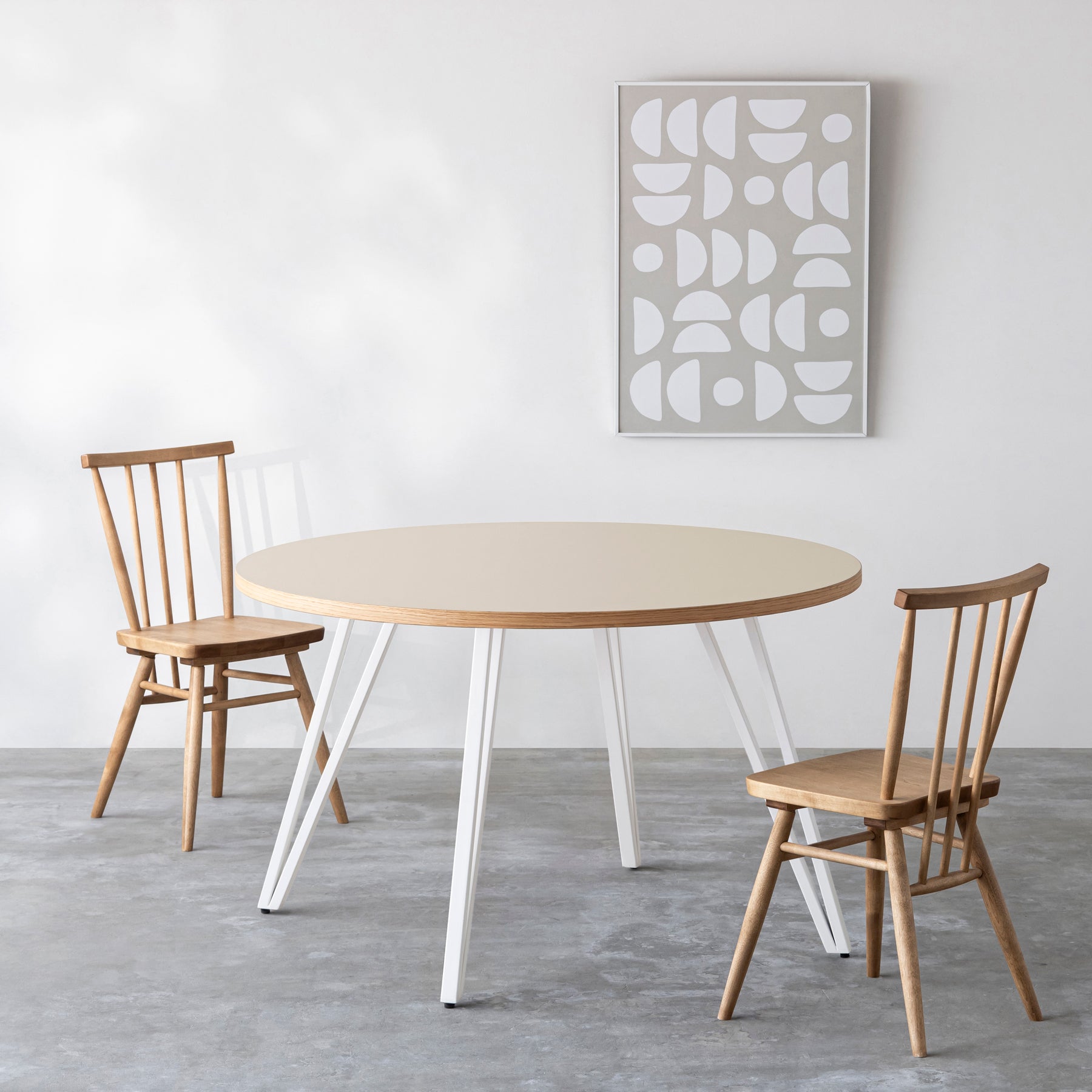 THE CAFE TABLE / リノリウム 全32色　White Steel 4本脚 × ラウンド φ101 - 120