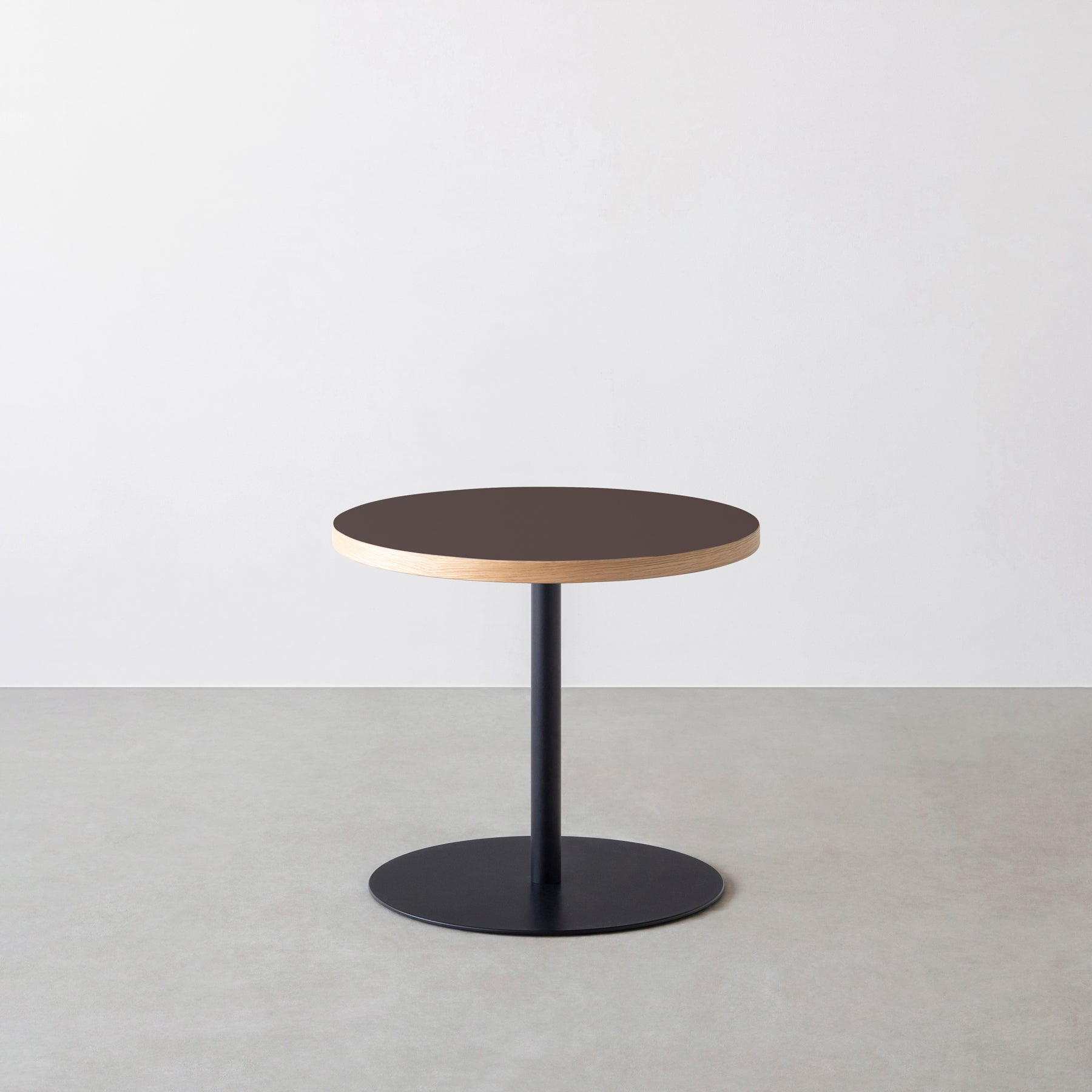 スマート造作カフェテーブル / リノリウム 全32色　黒スチール脚 1本脚 × ラウンド φ50 - 60