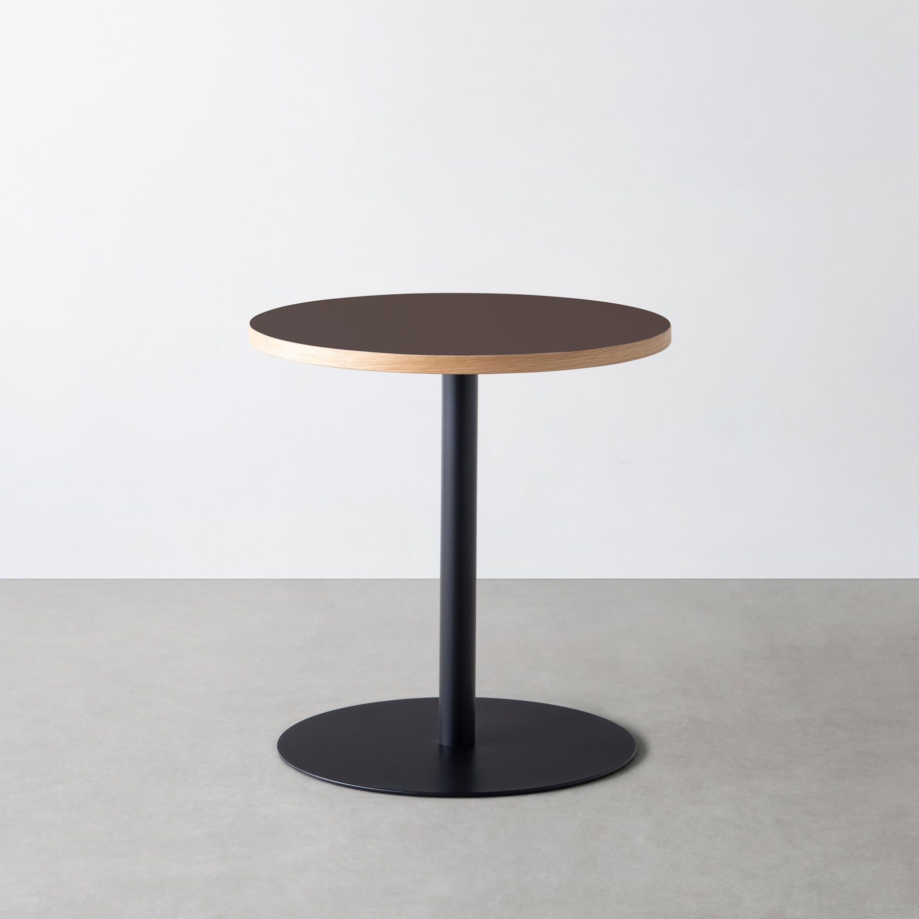 スマート造作カフェテーブル / リノリウム 全32色　黒スチール脚 1本脚 × ラウンド φ61 - 70