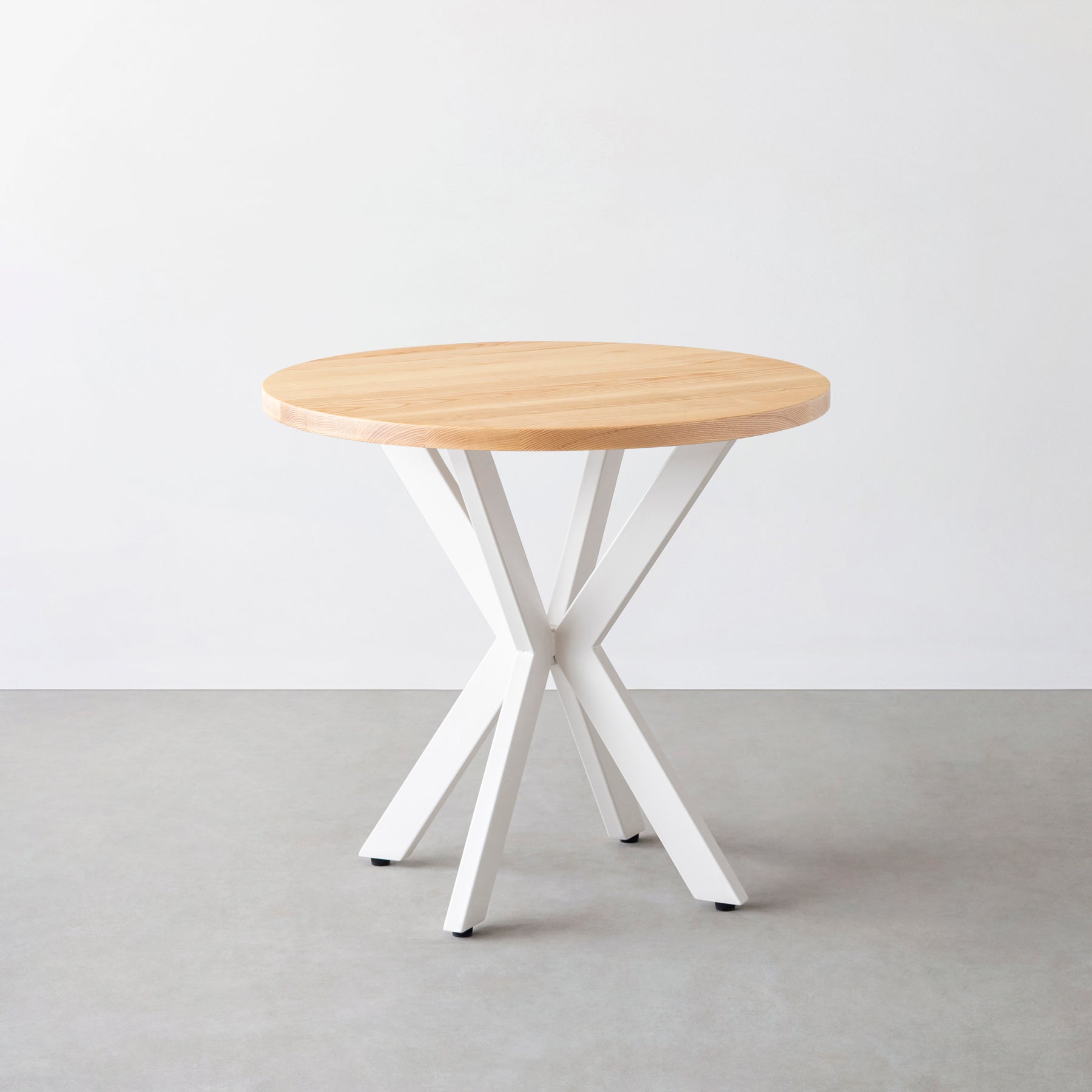 Kanademonoの無垢ホワイトアッシュのカフェテーブル