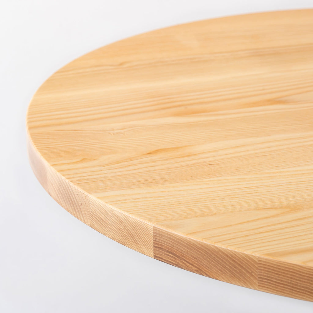 Kanademonoの無垢ホワイトアッシュのカフェテーブル