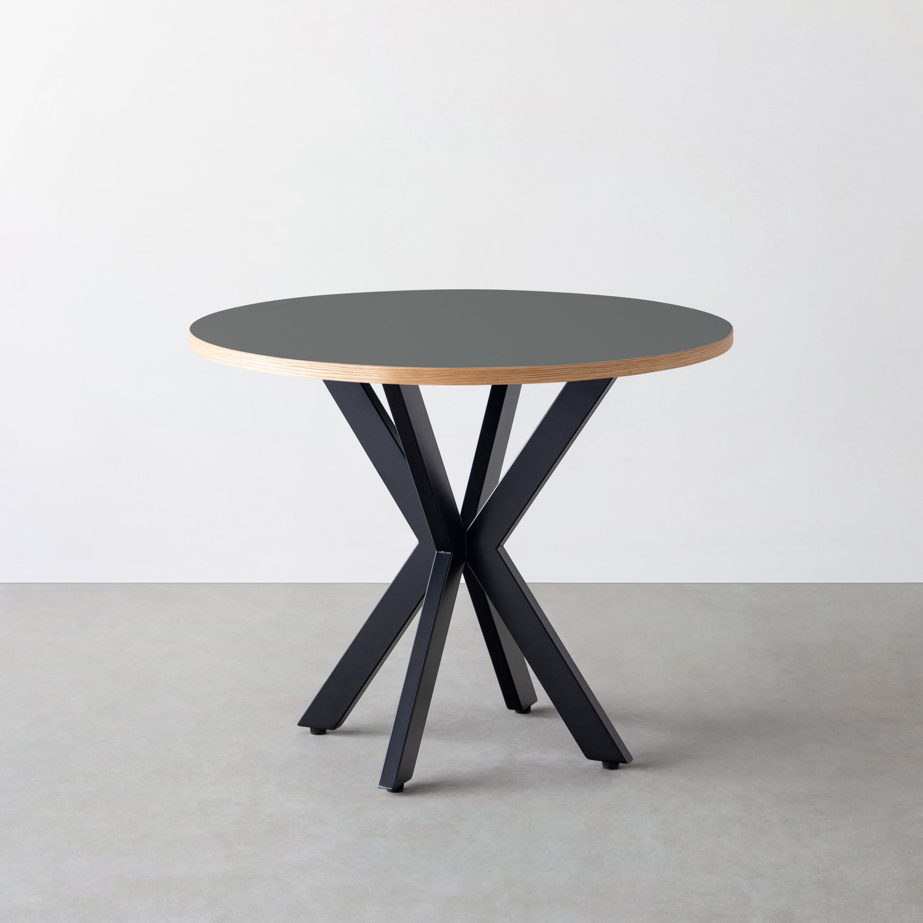 スマート造作カフェテーブル / リノリウム 全32色　黒スチール脚 カフェX × ラウンド φ81 - 90