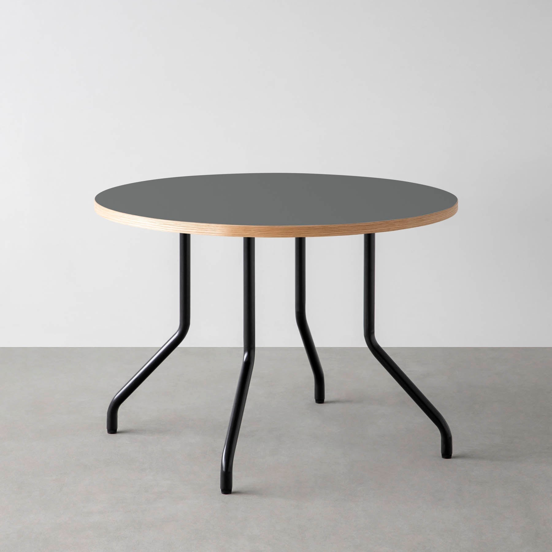 スマート造作カフェテーブル / リノリウム 全32色　黒スチール脚 4本脚 × ラウンド φ81 - 100