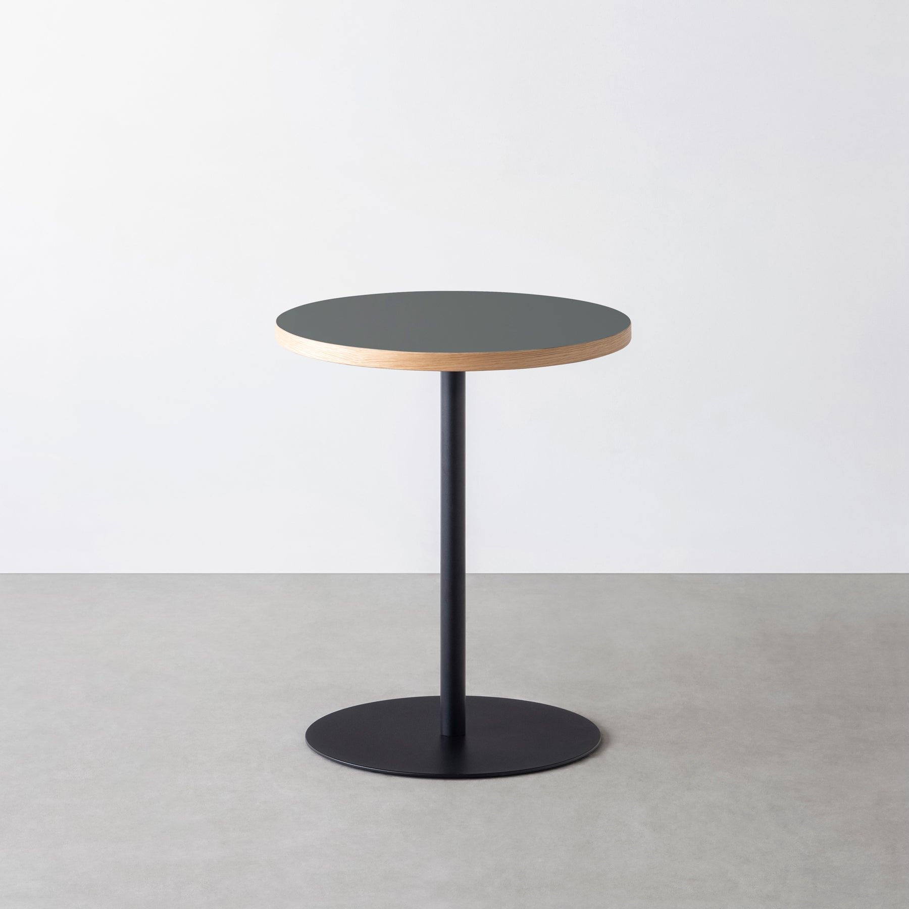 スマート造作カフェテーブル / リノリウム 全32色　黒スチール脚 1本脚 × ラウンド φ50 - 60