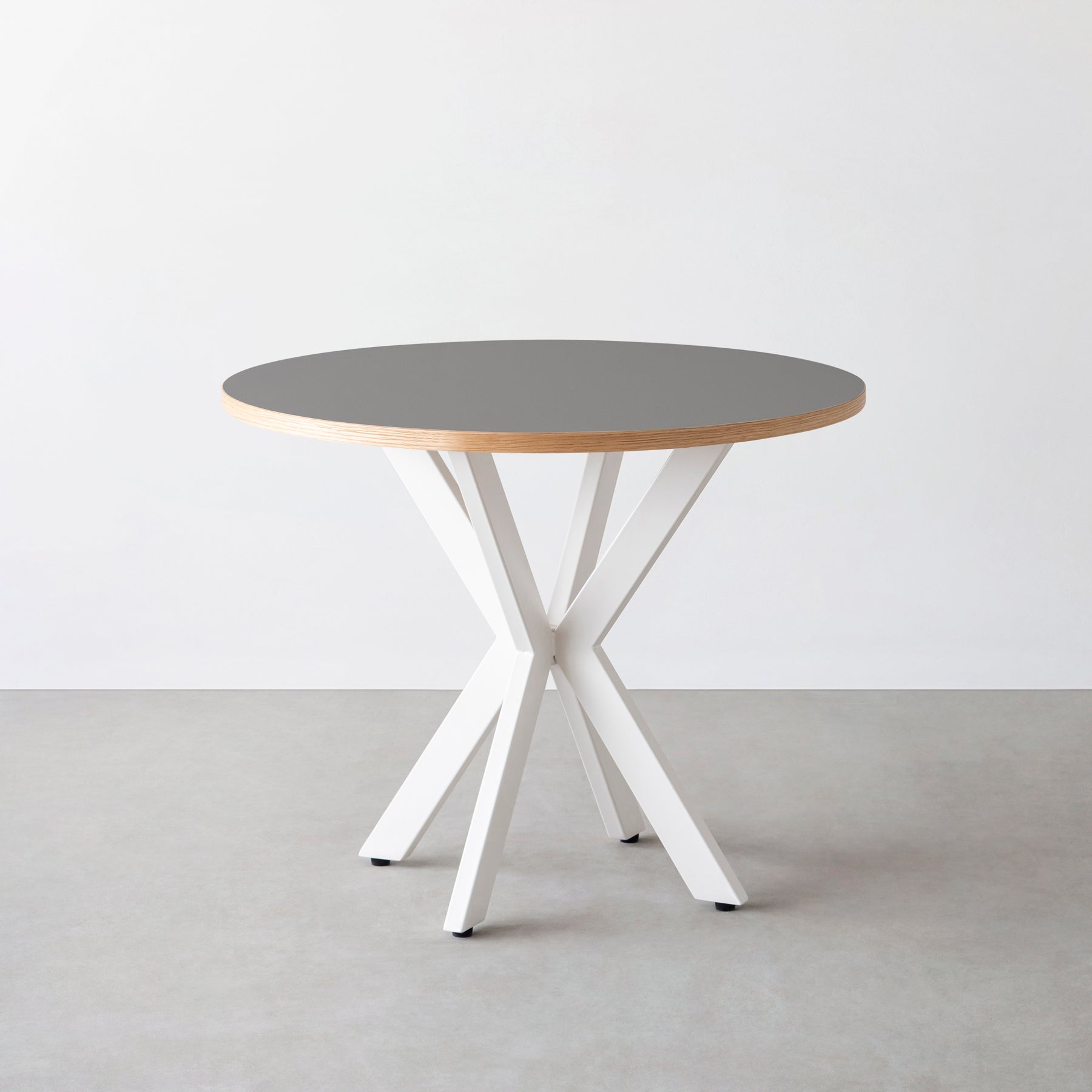 スマート造作カフェテーブル / リノリウム 全32色　白スチール脚 カフェX × ラウンド φ81 - 90