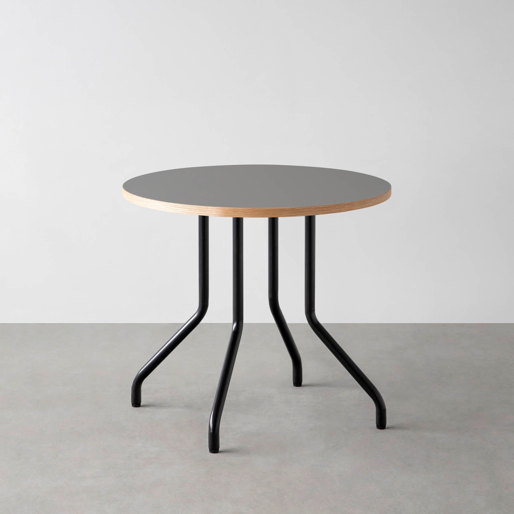 スマート造作カフェテーブル / リノリウム 全32色　黒スチール脚 4本脚 × ラウンド φ61 - 80