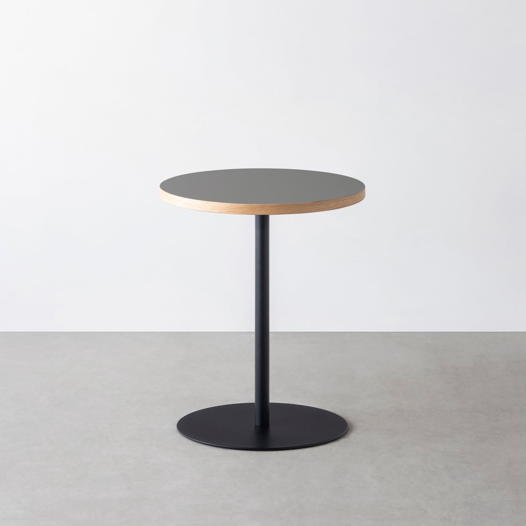 スマート造作カフェテーブル / リノリウム 全32色　黒スチール脚 1本脚 × ラウンド φ50 - 60