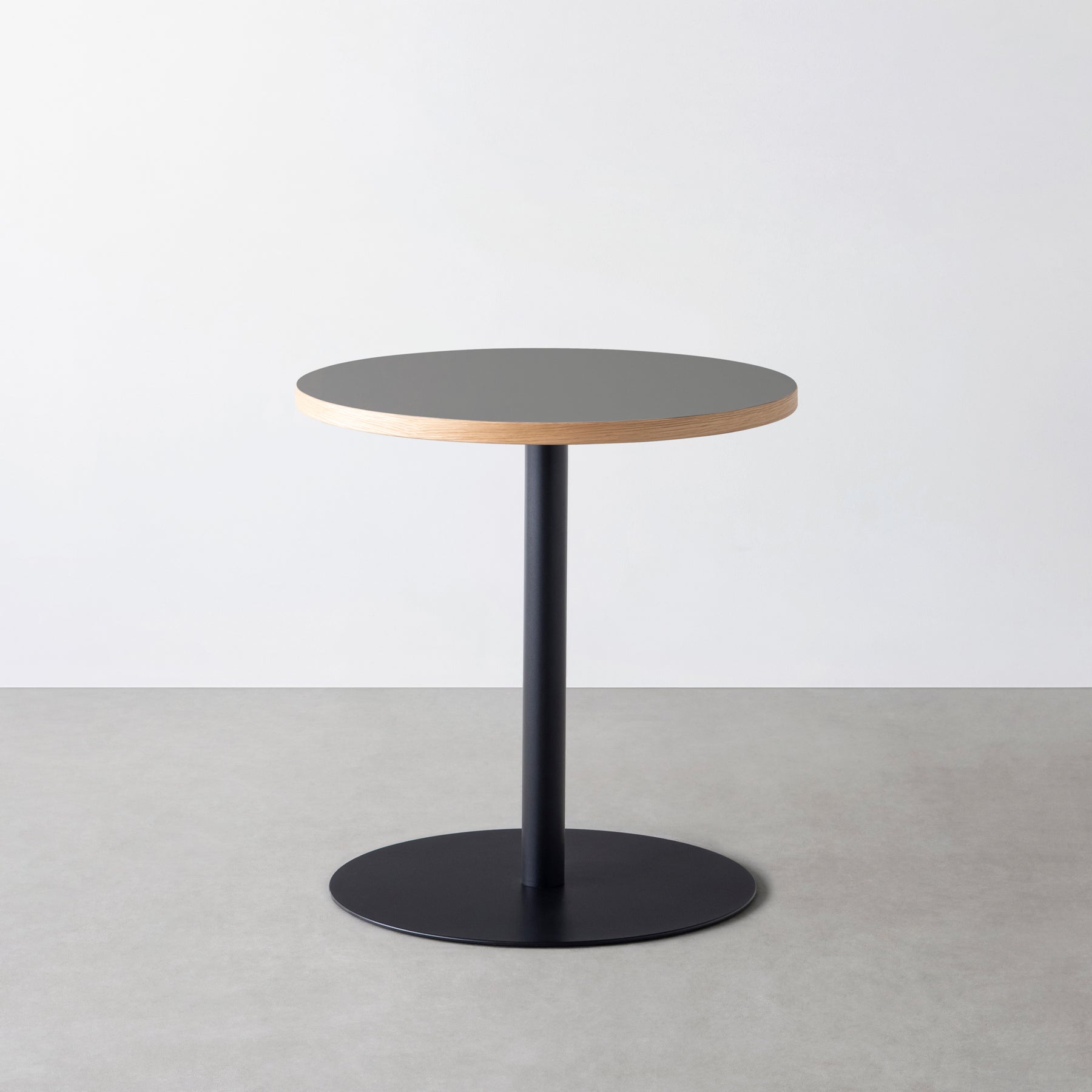 スマート造作カフェテーブル / リノリウム 全32色　黒スチール脚 1本脚 × ラウンド φ61 - 70