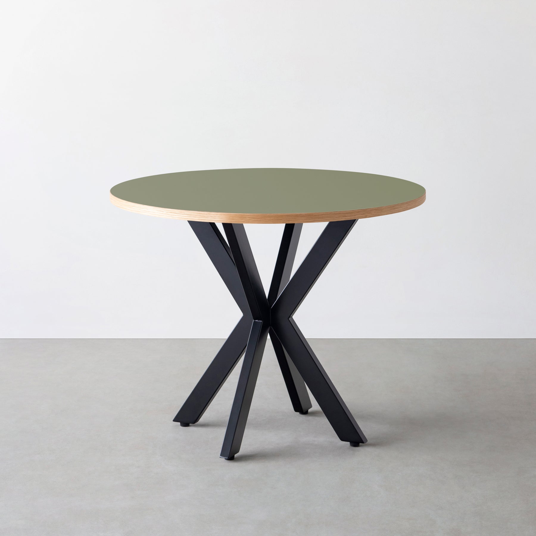 スマート造作カフェテーブル / リノリウム 全32色　黒スチール脚 カフェX × ラウンド φ81 - 90