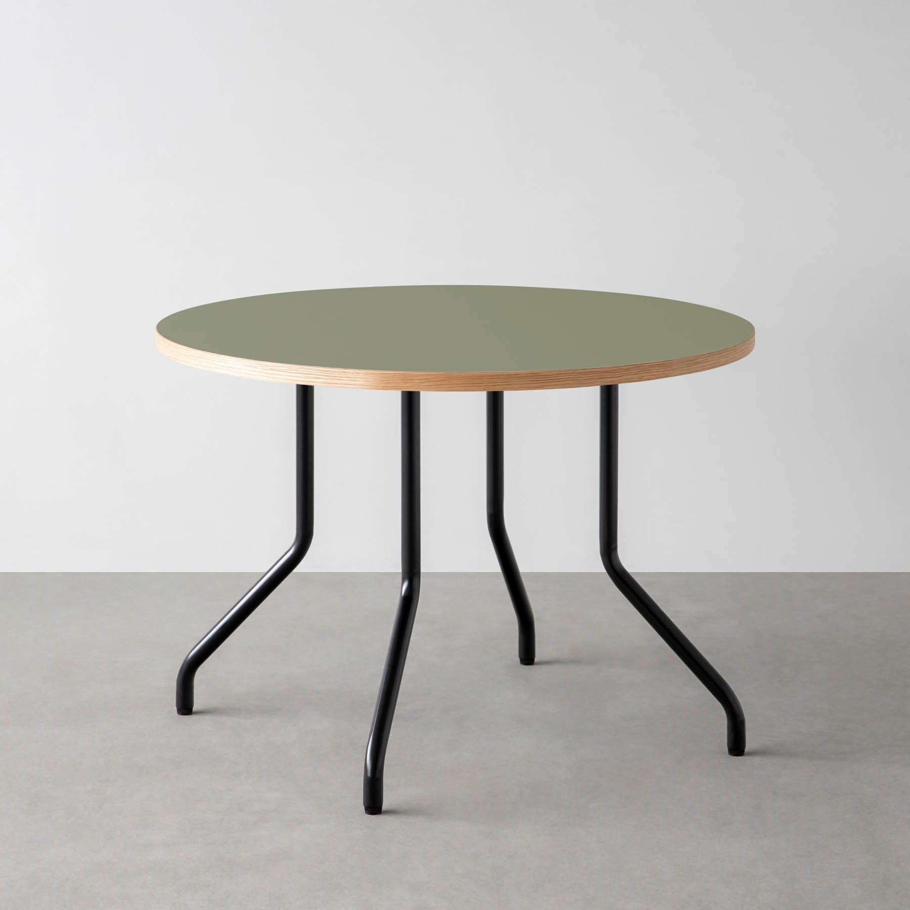 スマート造作カフェテーブル / リノリウム 全32色　黒スチール脚 4本脚 × ラウンド φ81 - 100