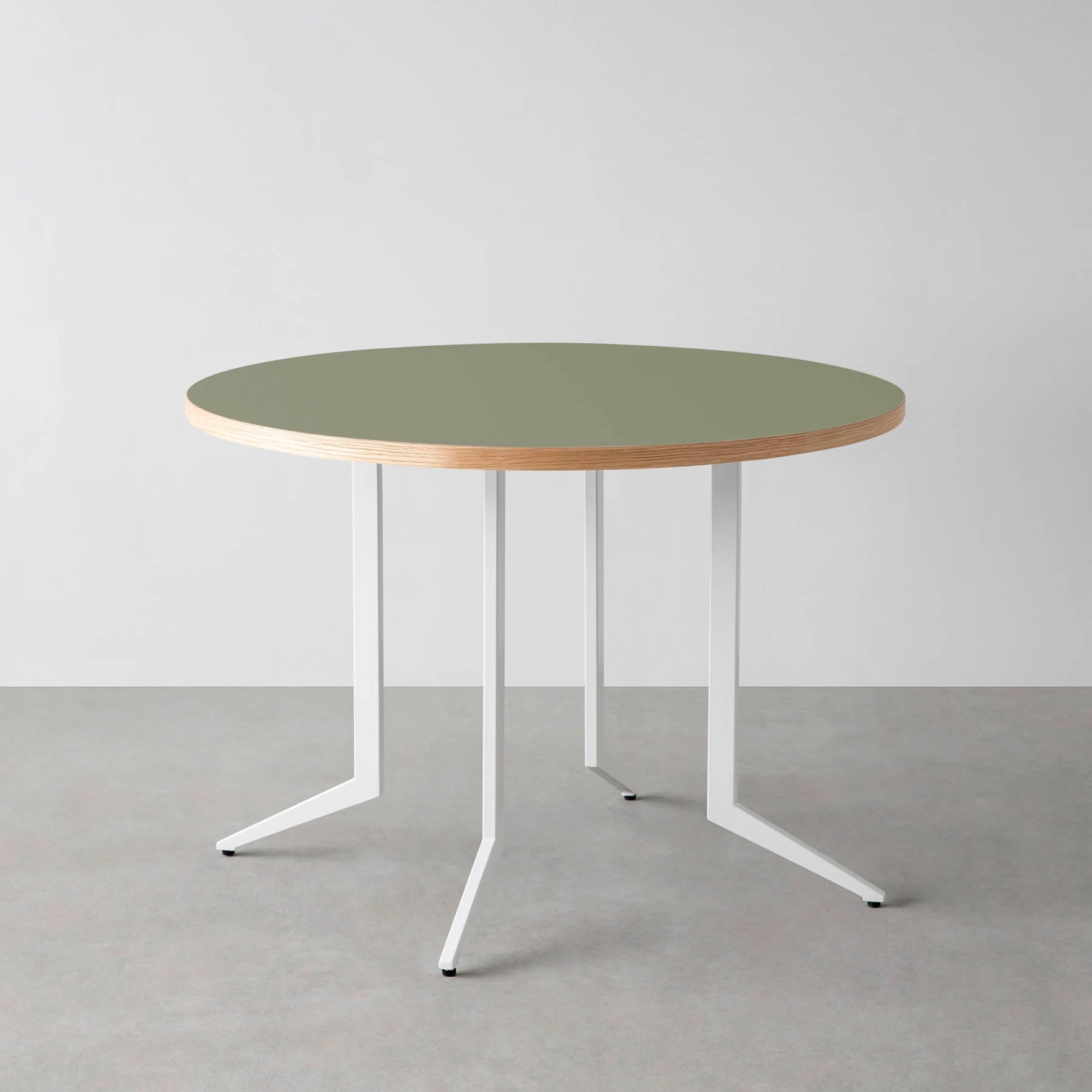 スマート造作カフェテーブル / リノリウム 全32色　白スチール脚 4本脚 × ラウンド φ81 - 100