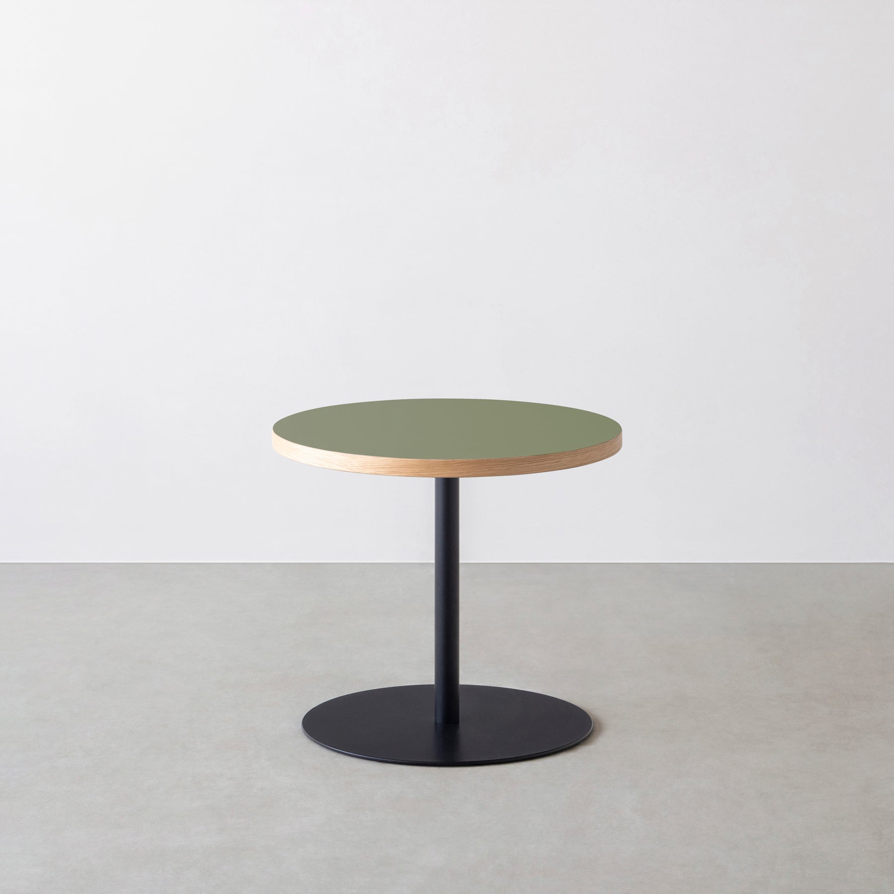 スマート造作カフェテーブル / リノリウム 全32色　黒スチール脚 1本脚 × ラウンド φ50 - 60