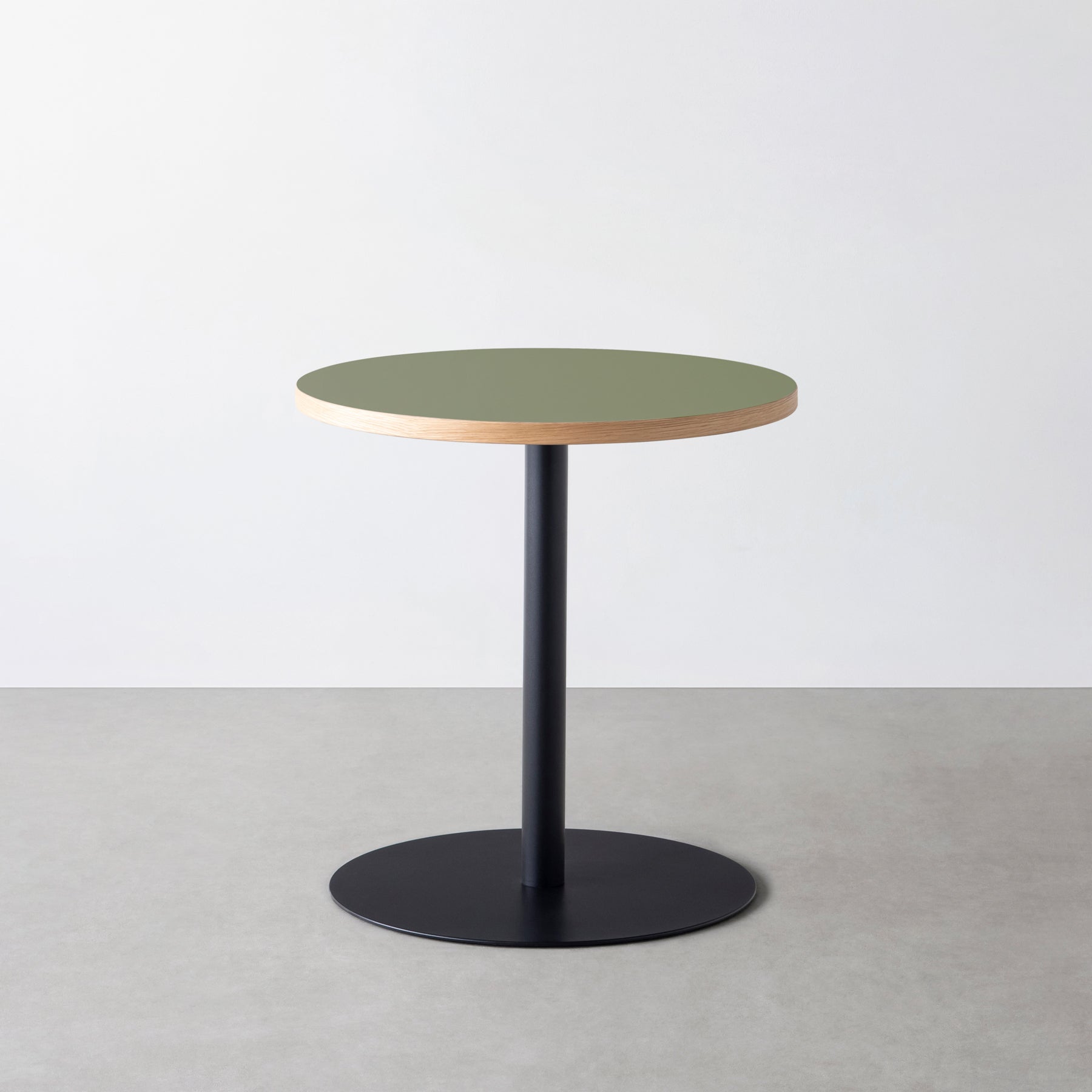 スマート造作カフェテーブル / リノリウム 全32色　黒スチール脚 1本脚 × ラウンド φ61 - 70