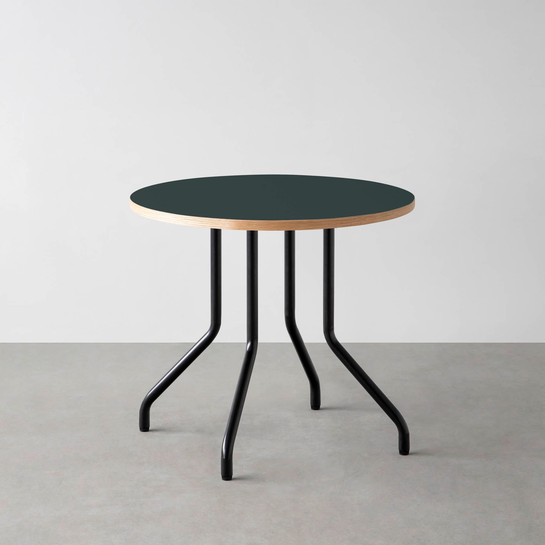 スマート造作カフェテーブル / リノリウム 全32色　黒スチール脚 4本脚 × ラウンド φ61 - 80