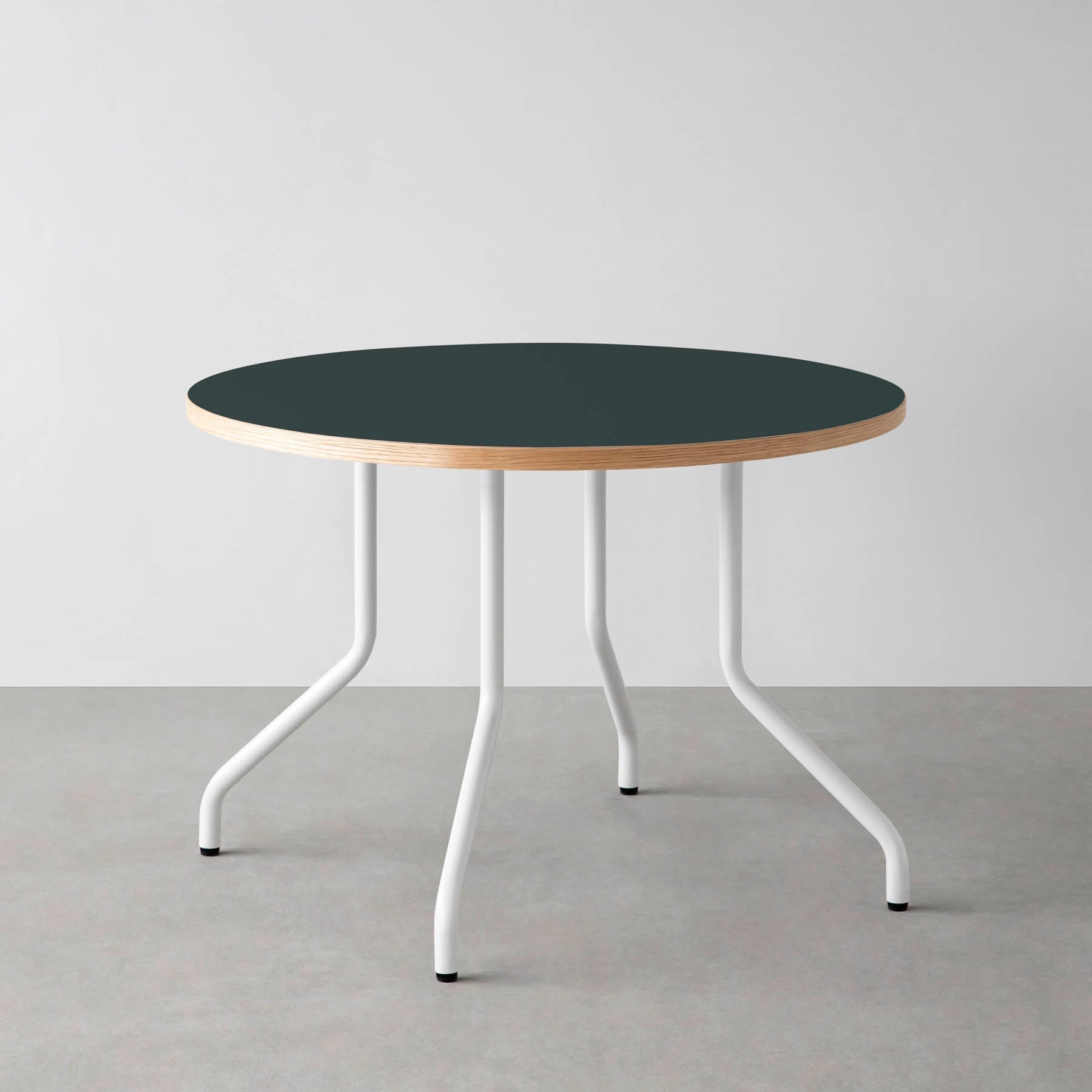 スマート造作カフェテーブル / リノリウム 全32色　白スチール脚 4本脚 × ラウンド φ81 - 100