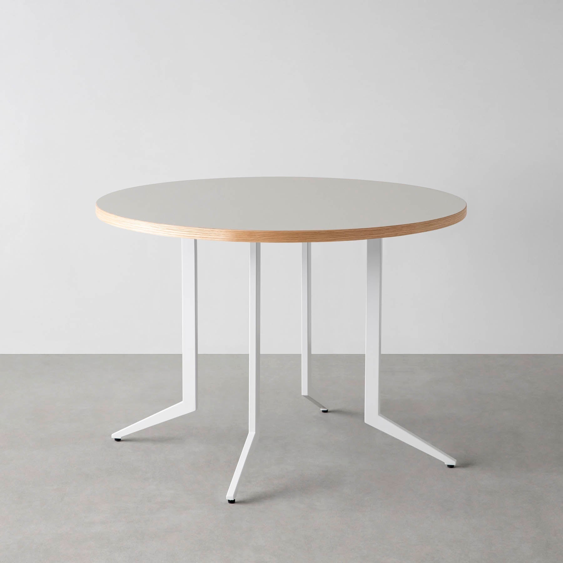 スマート造作カフェテーブル / リノリウム 全32色　白スチール脚 4本脚 × ラウンド φ81 - 100