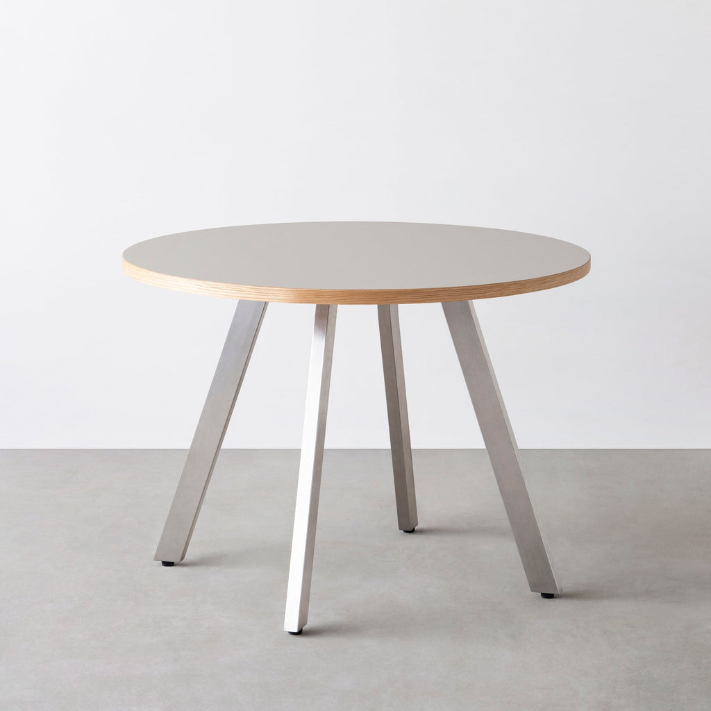 Kanademono のリノリウム大型カフェテーブル