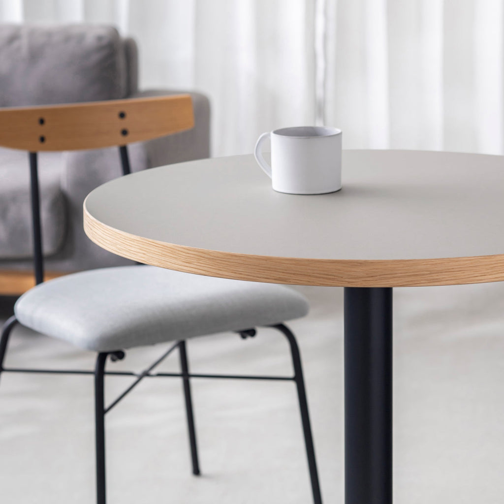 スマート造作カフェテーブル / リノリウム 全32色　黒スチール脚 1本脚 × ラウンド φ61 - 70