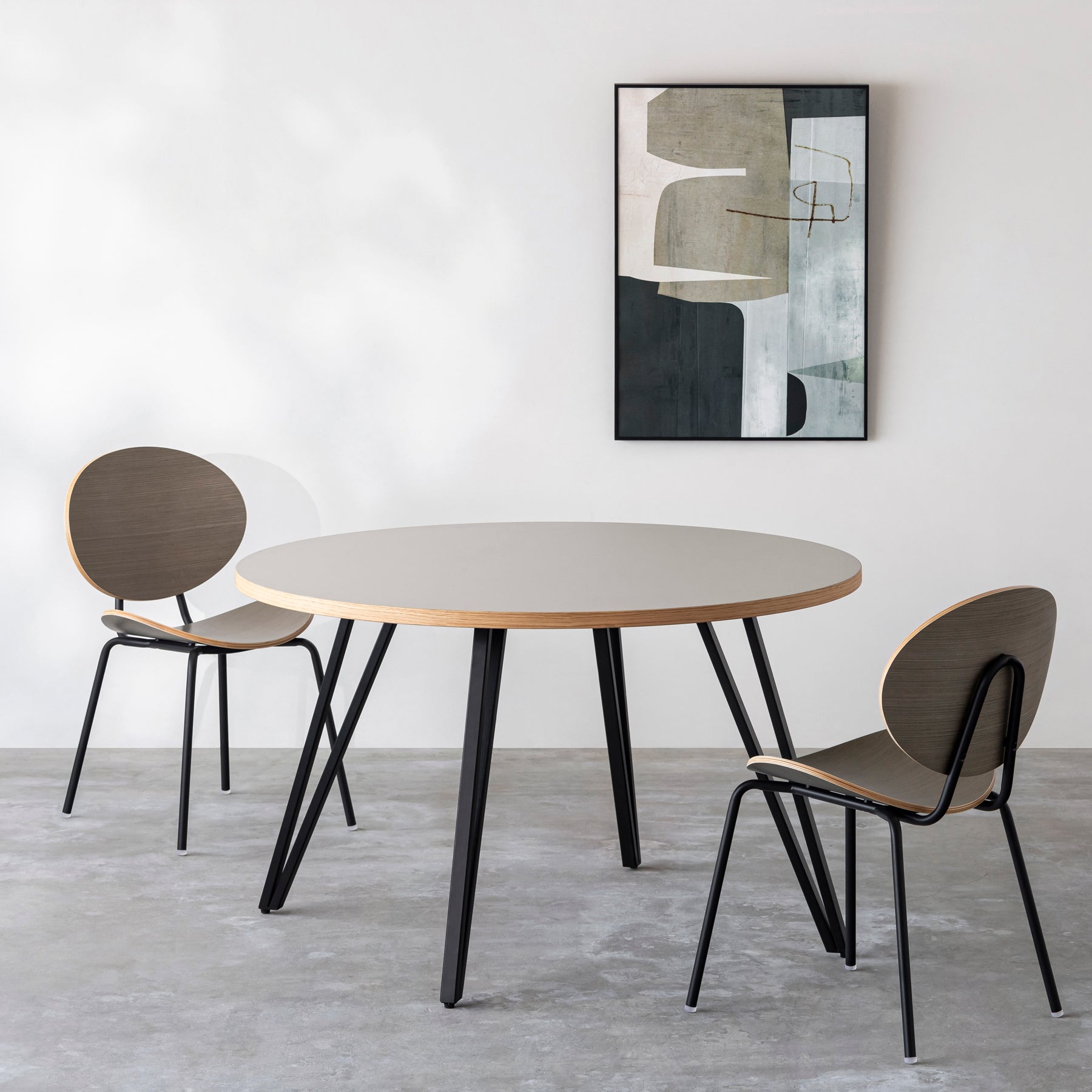 THE CAFE TABLE / リノリウム 全32色　Black Steel 4本脚 × ラウンド φ101 - 120