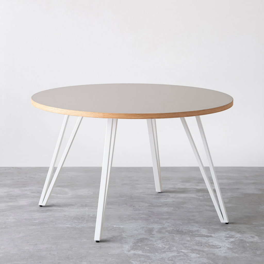 THE CAFE TABLE / リノリウム 全32色　White Steel 4本脚 × ラウンド φ101 - 120