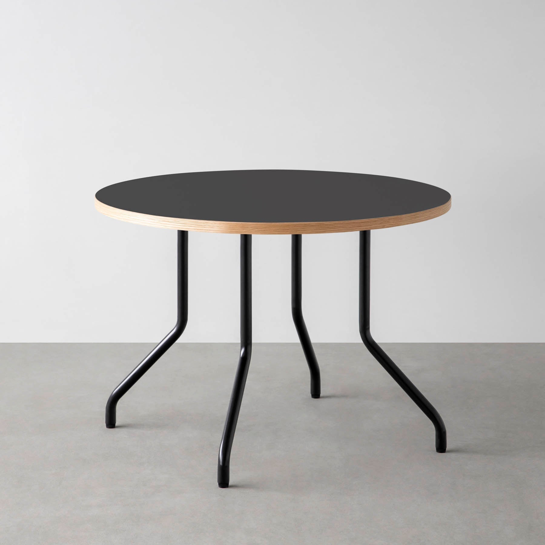 スマート造作カフェテーブル / リノリウム 全32色　黒スチール脚 4本脚 × ラウンド φ81 - 100