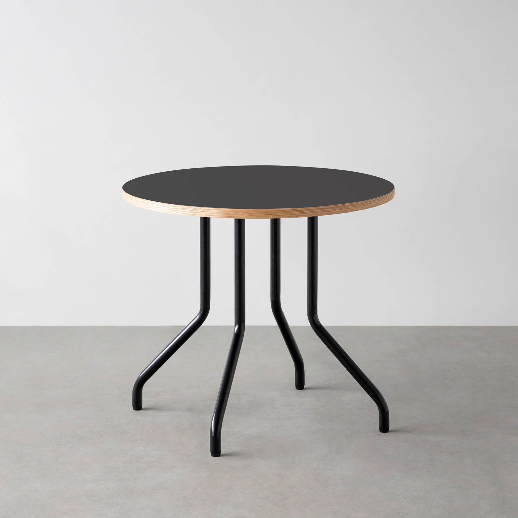 スマート造作カフェテーブル / リノリウム 全32色　黒スチール脚 4本脚 × ラウンド φ61 - 80