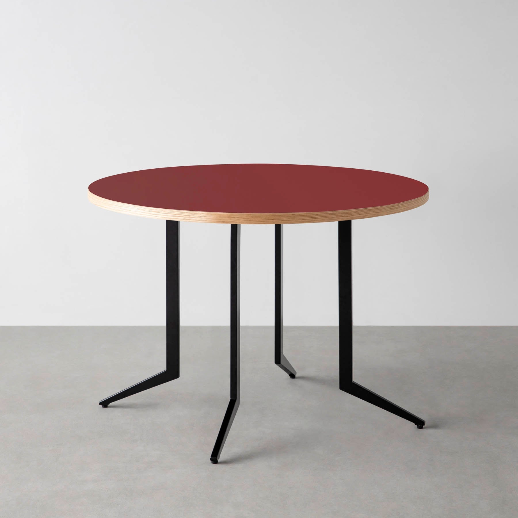 スマート造作カフェテーブル / リノリウム 全32色　黒スチール脚 4本脚 × ラウンド φ81 - 100