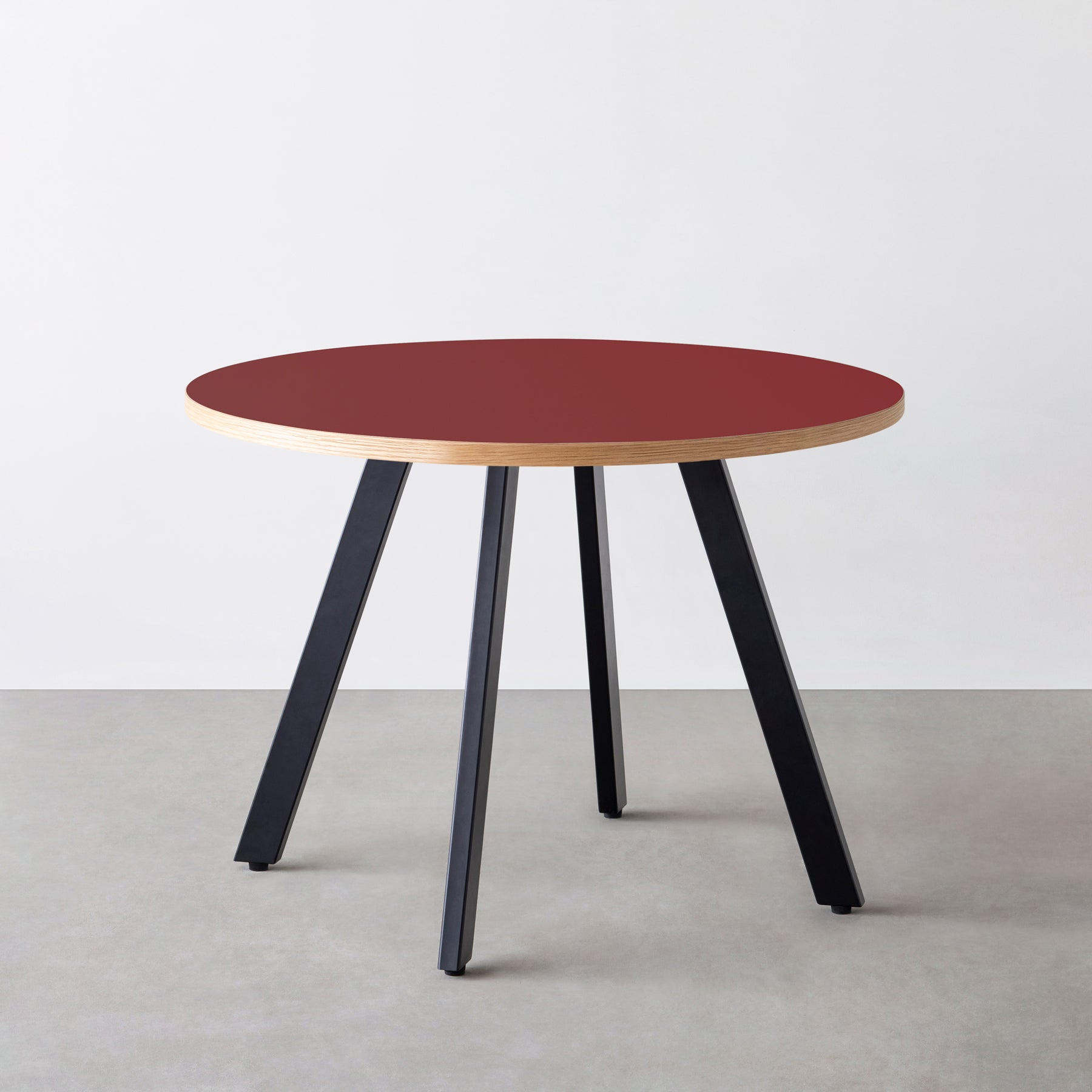 スマート造作カフェテーブル / リノリウム 全32色　黒スチール脚 4本脚 × ラウンド φ81 - 100