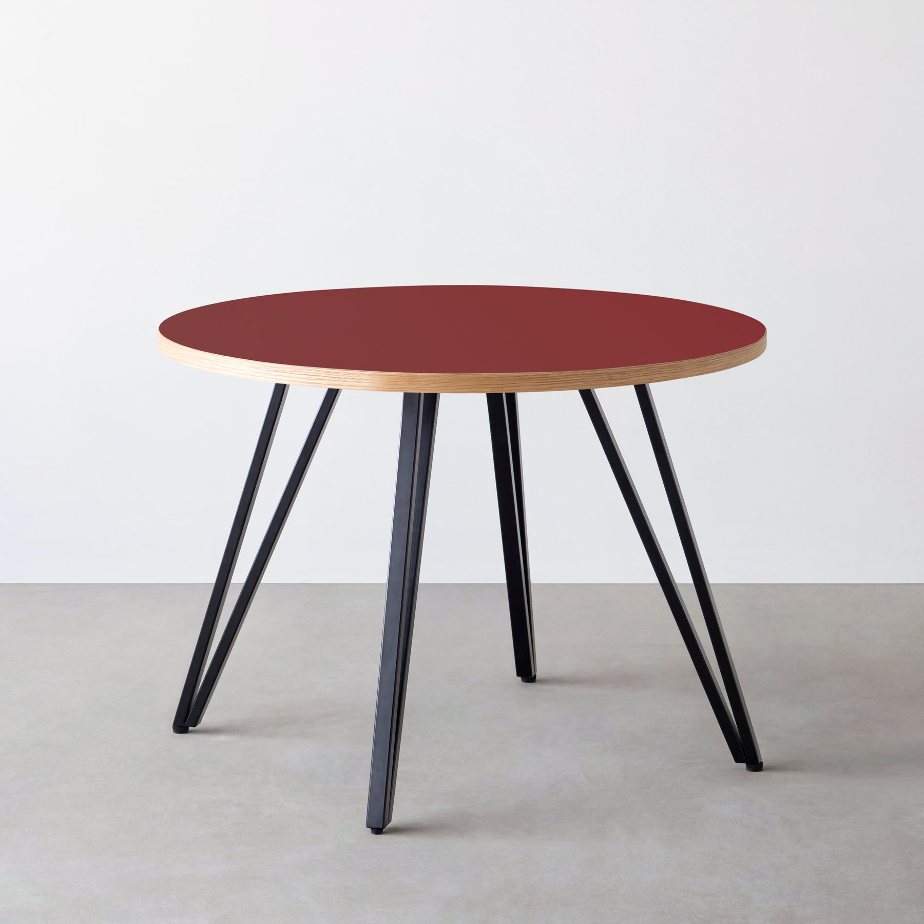 スマート造作カフェテーブル / リノリウム 全32色　黒スチール脚 4本脚 × ラウンド φ81 - 100