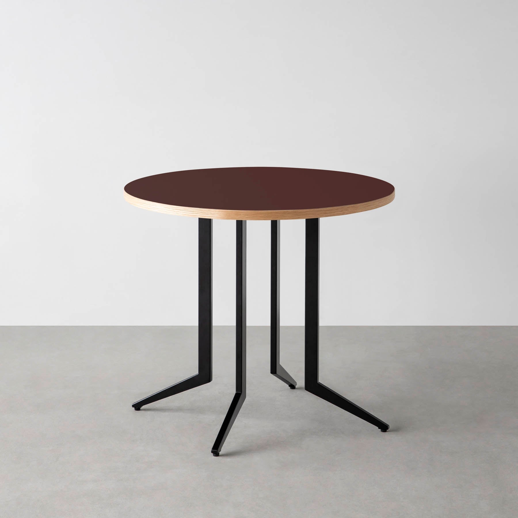 スマート造作カフェテーブル / リノリウム 全32色　黒スチール脚 4本脚 × ラウンド φ61 - 80