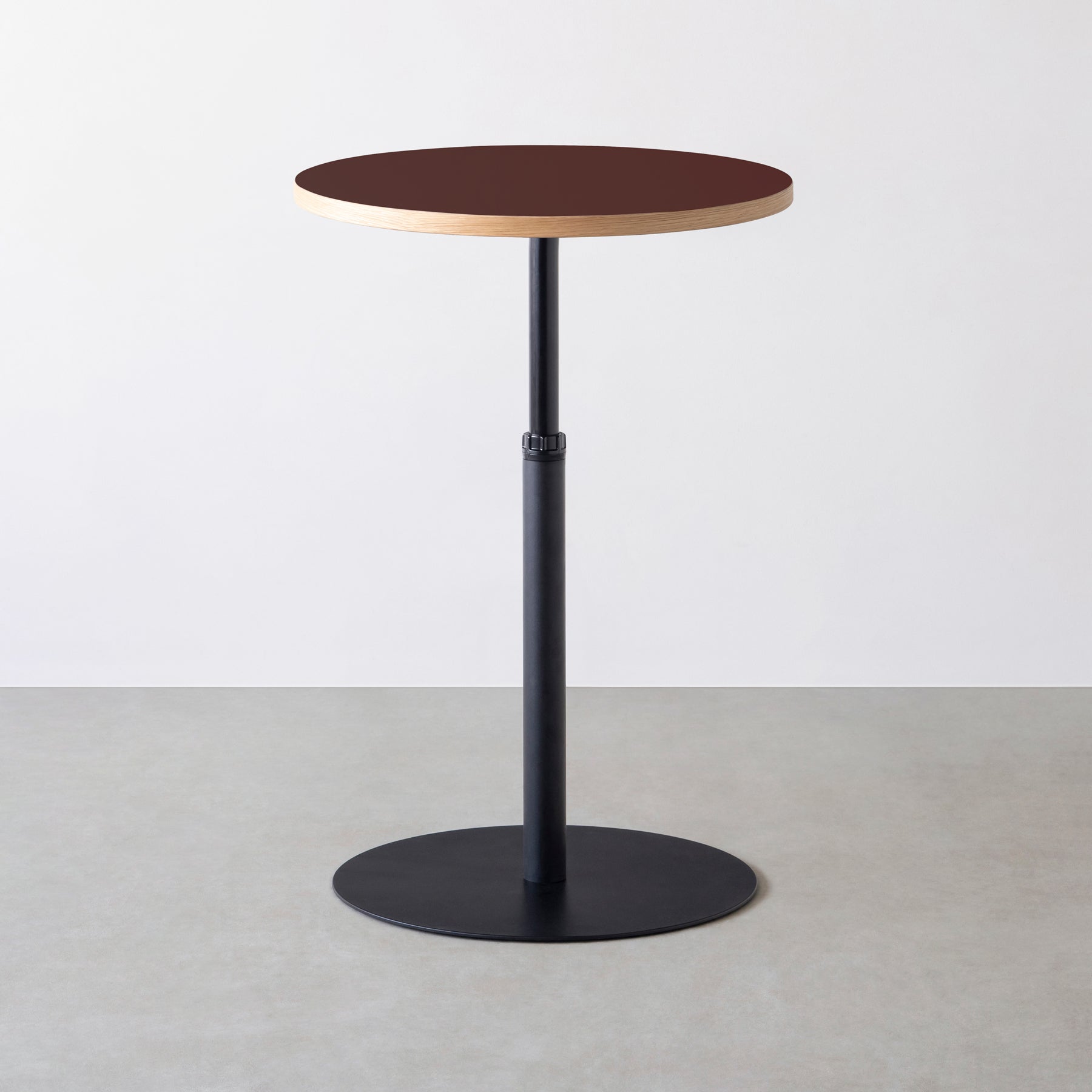 スマート造作カフェテーブル / リノリウム 全32色　黒スチール脚 1本脚 × ラウンド φ61 - 70